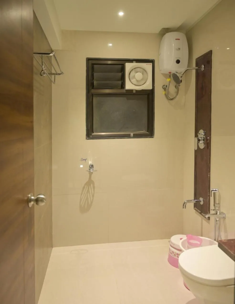 Toilet in Hotel Limelight