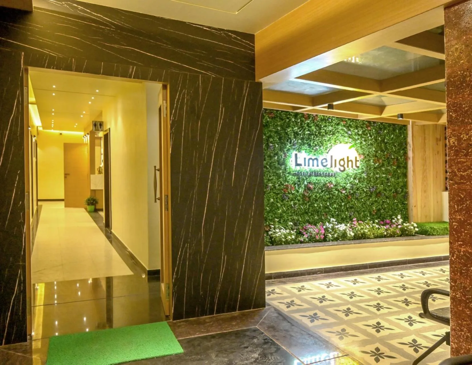 Facade/entrance in Hotel Limelight