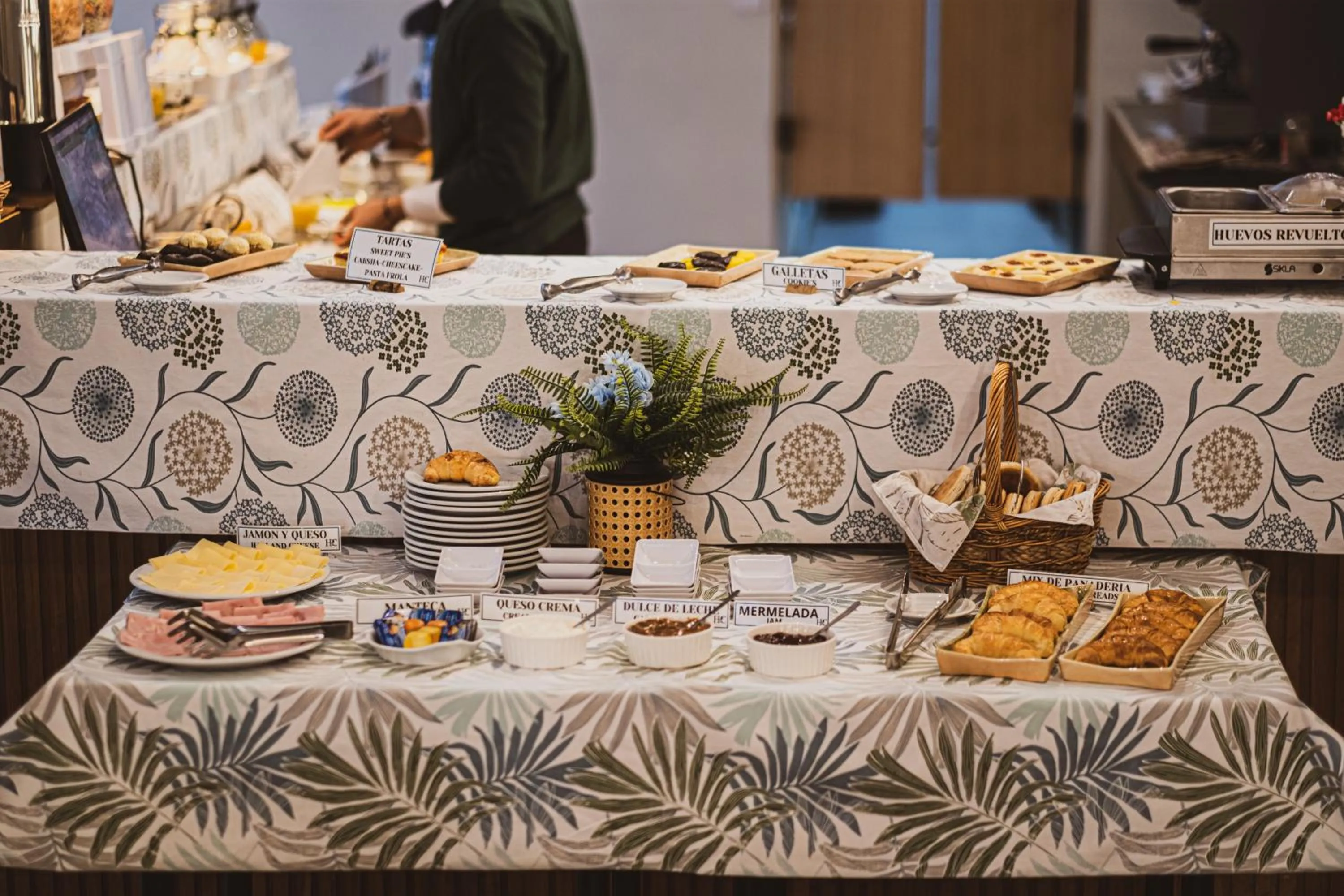 Buffet breakfast in Hotel Caseros Salta