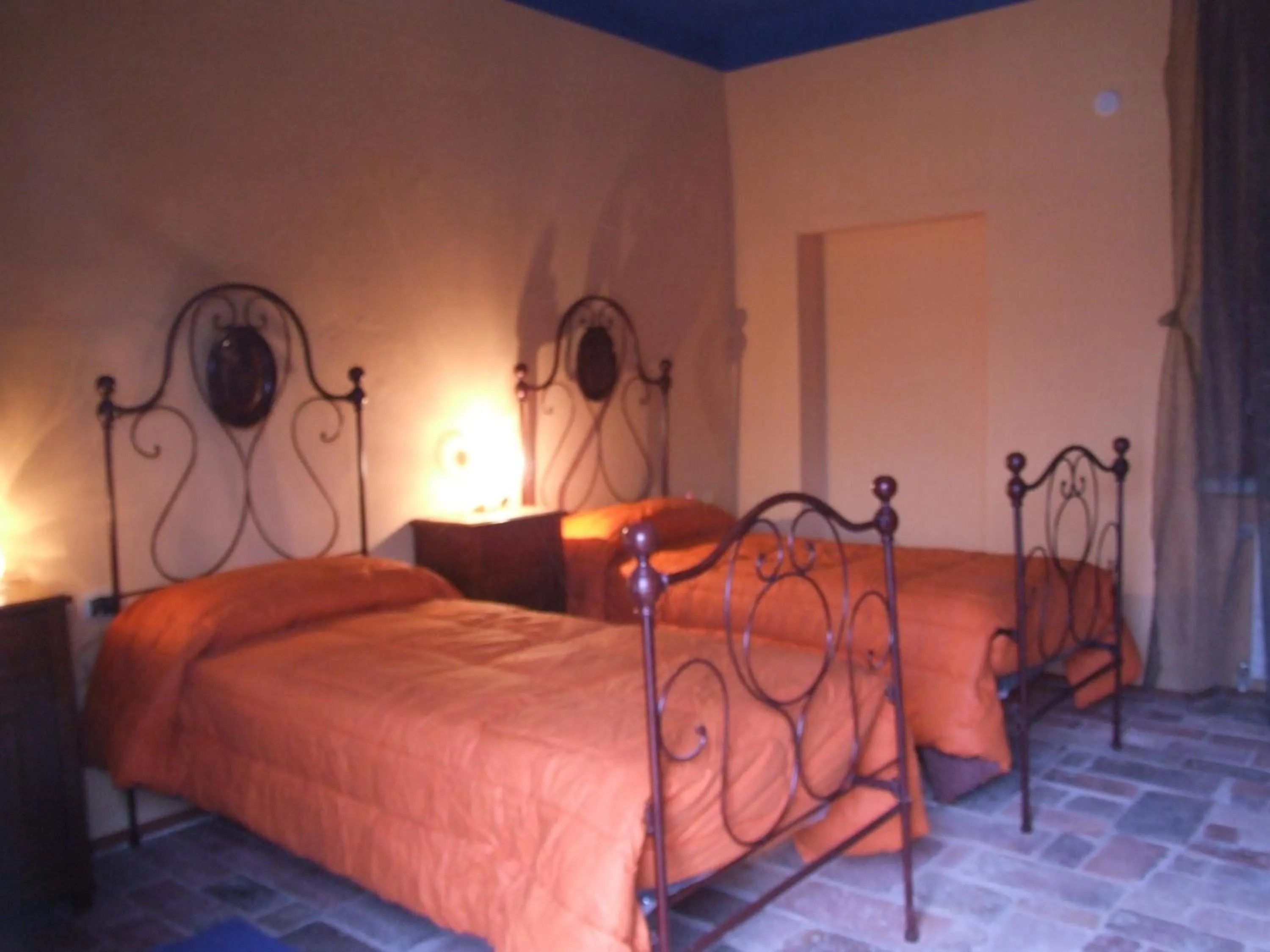 Twin Room with Private Bathroom - single occupancy in B&B Coco Loco