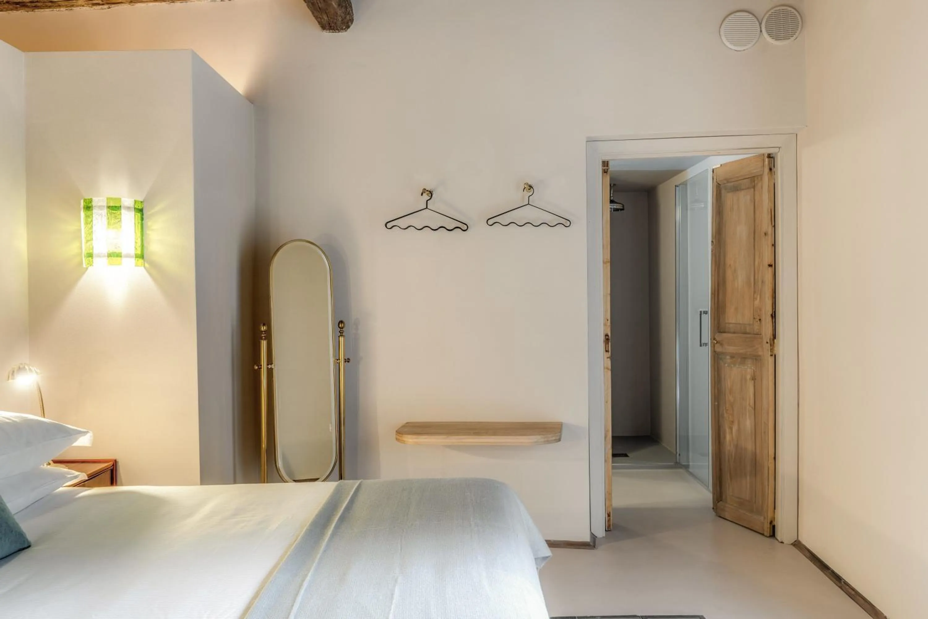 Bathroom, Bed in Residenza Brama - Art ApartHotel