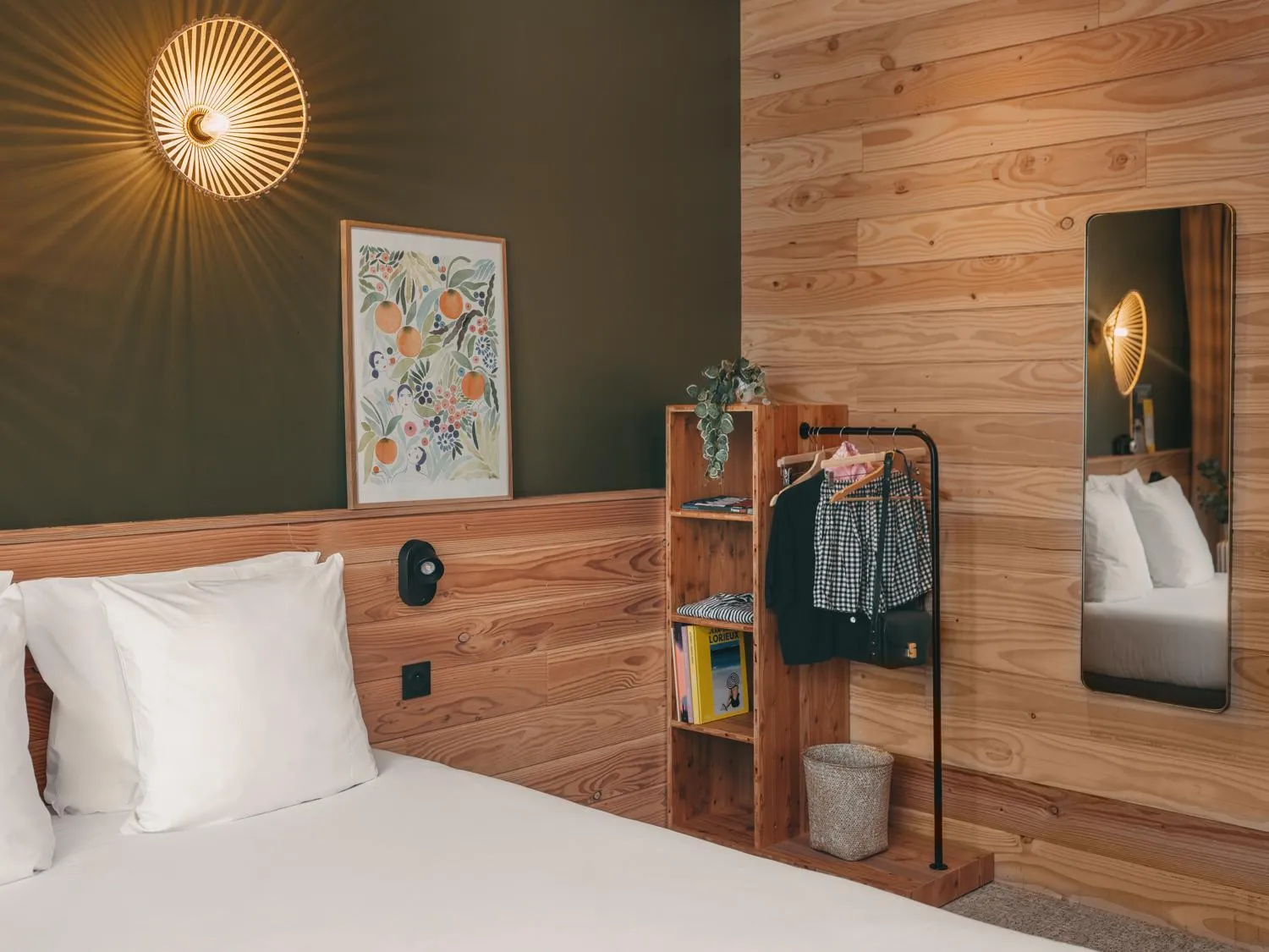 Bed in Hôtel le Bout du Parc de Versailles