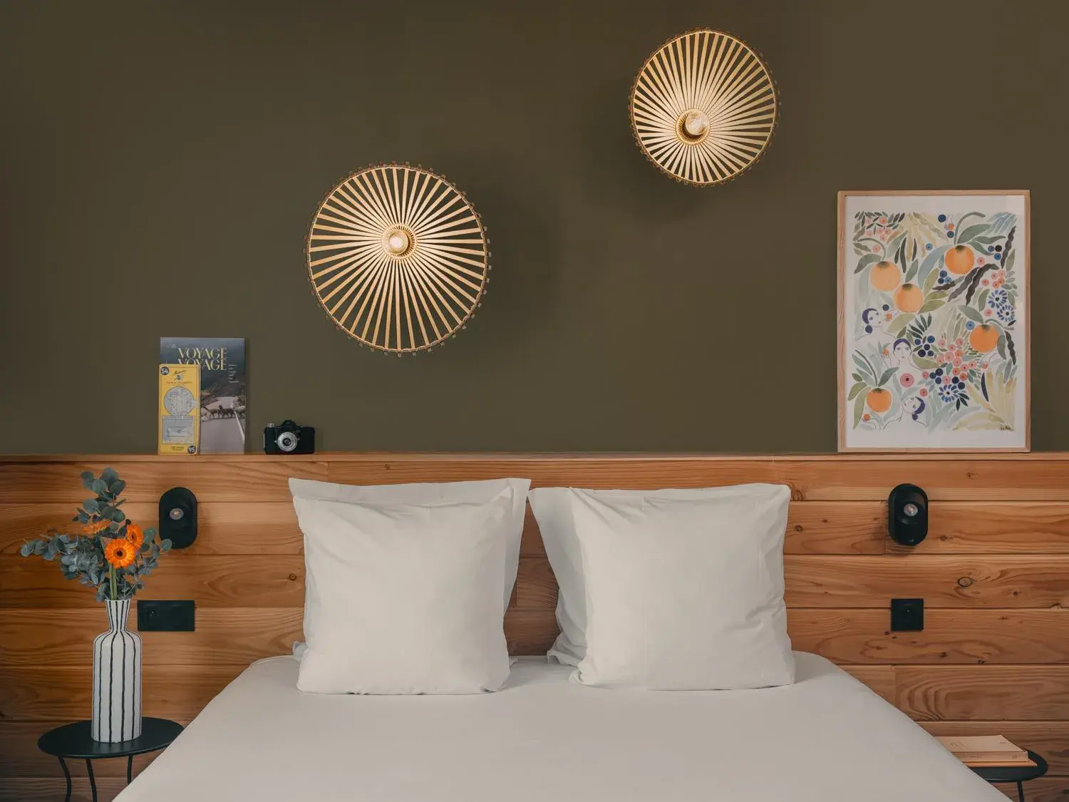 Bed in Hôtel le Bout du Parc de Versailles Bed in Hôtel le Bout du Parc de Versailles