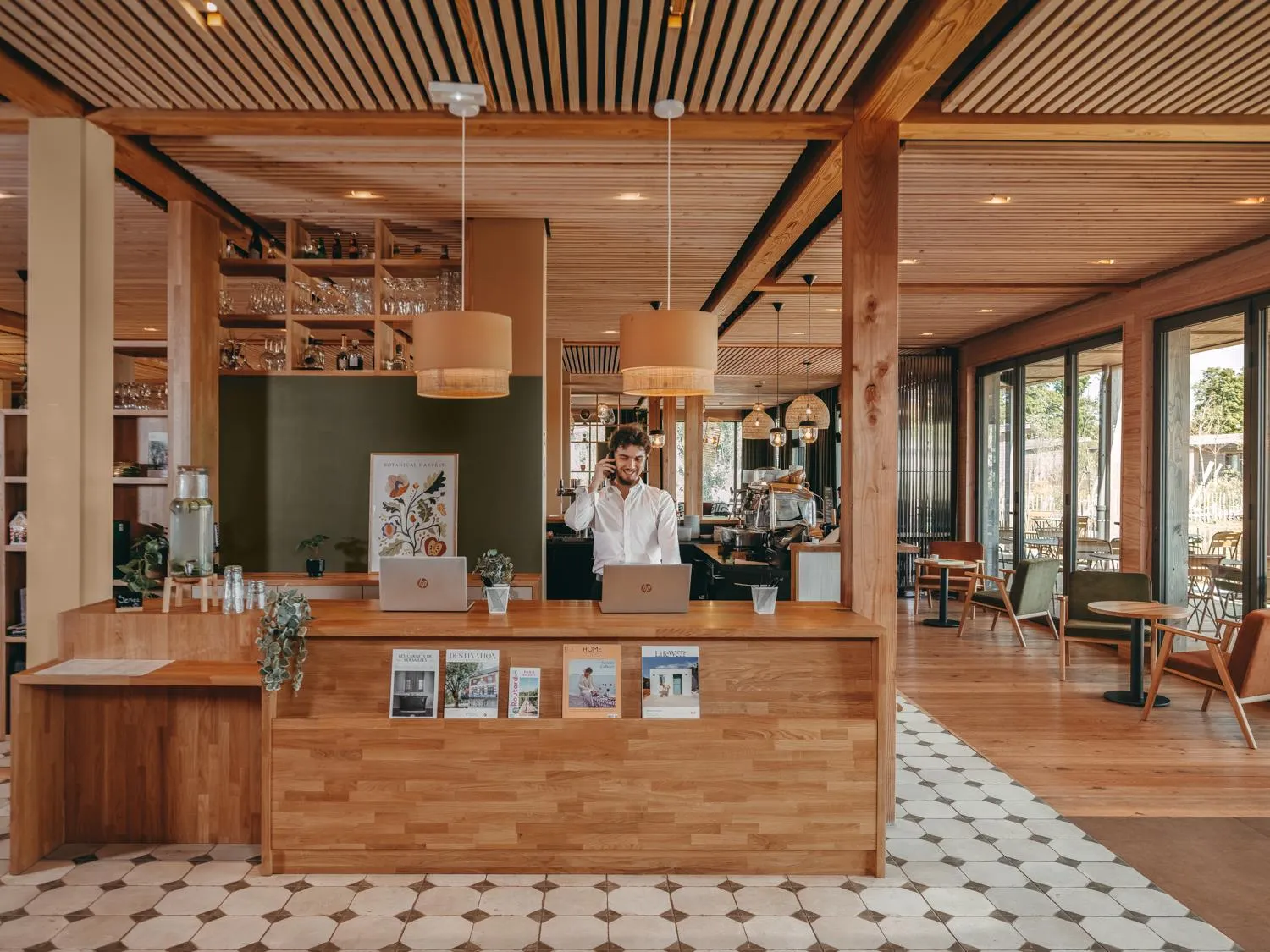 Lobby or reception in Hôtel le Bout du Parc de Versailles