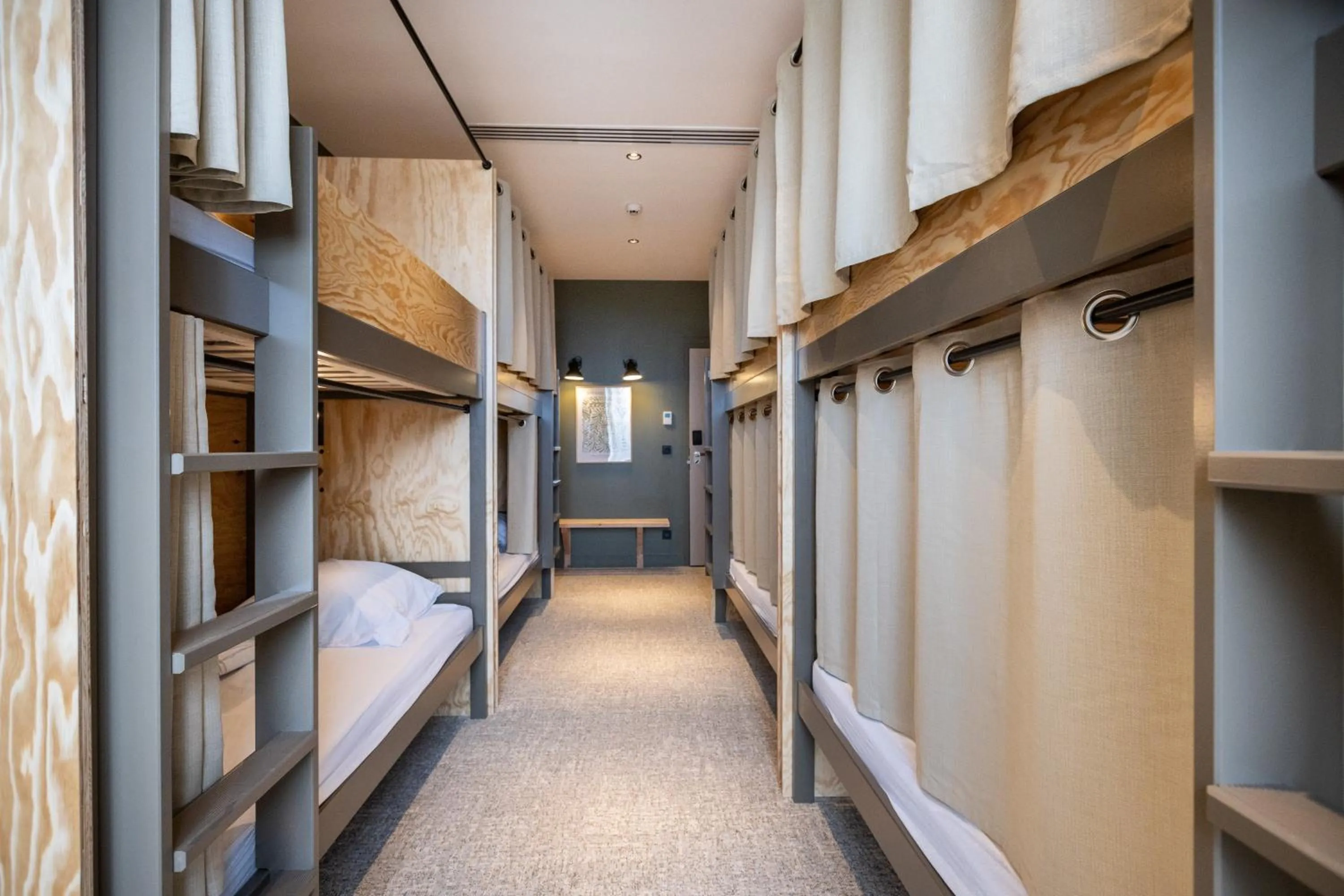 Room for 12 people in Hôtel le Bout du Parc de Versailles