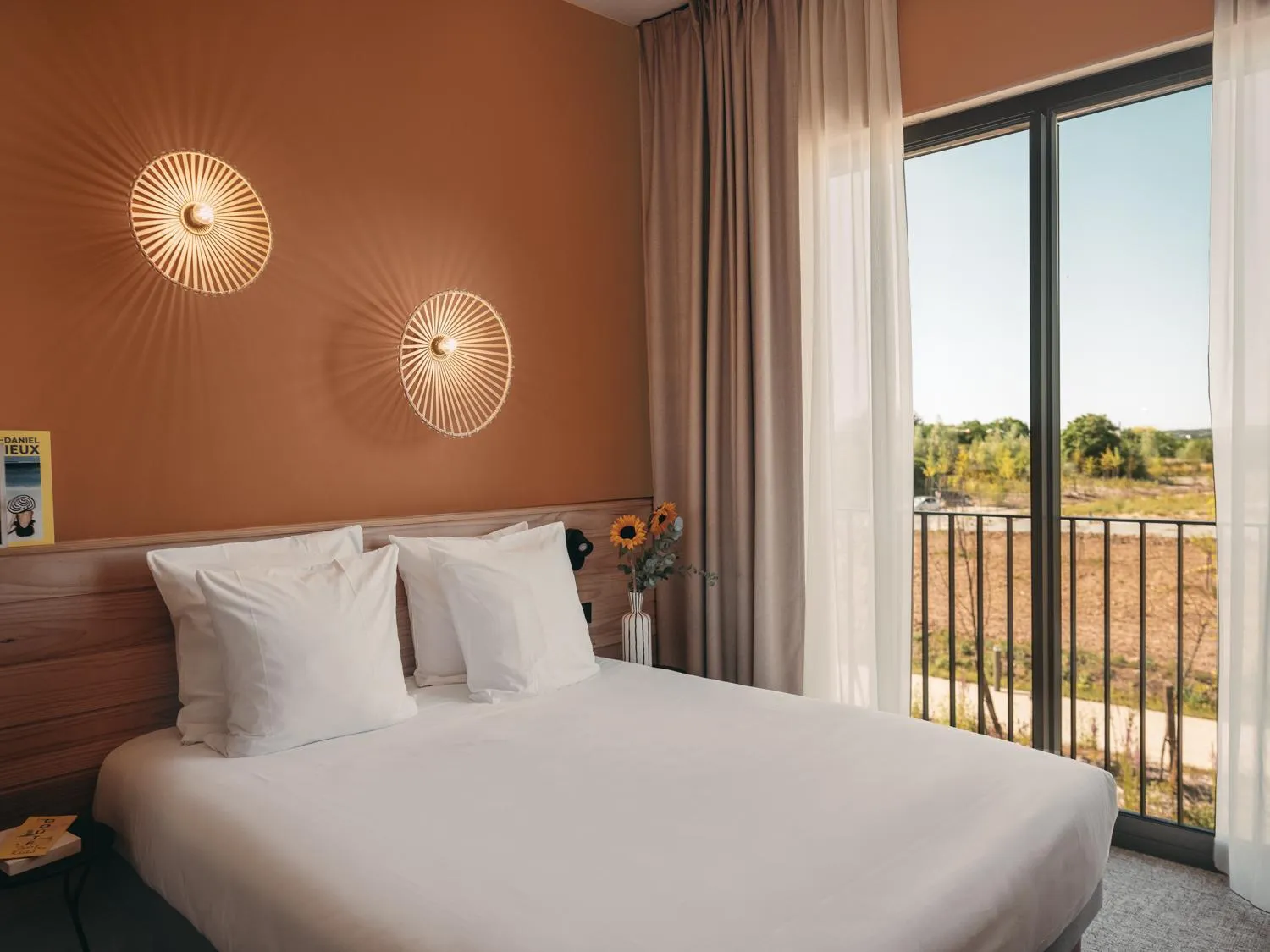 Bed in Hôtel le Bout du Parc de Versailles