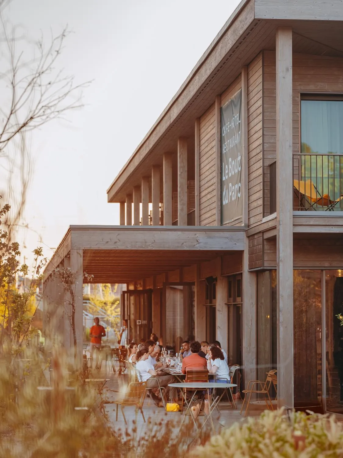 People in Hôtel le Bout du Parc de Versailles