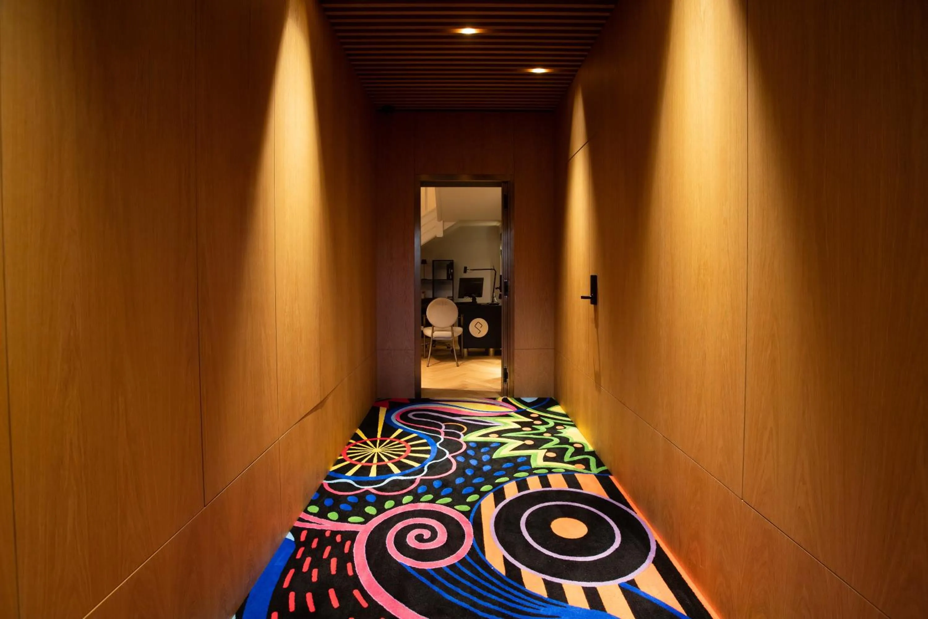 Facade/entrance in Palatial Suites