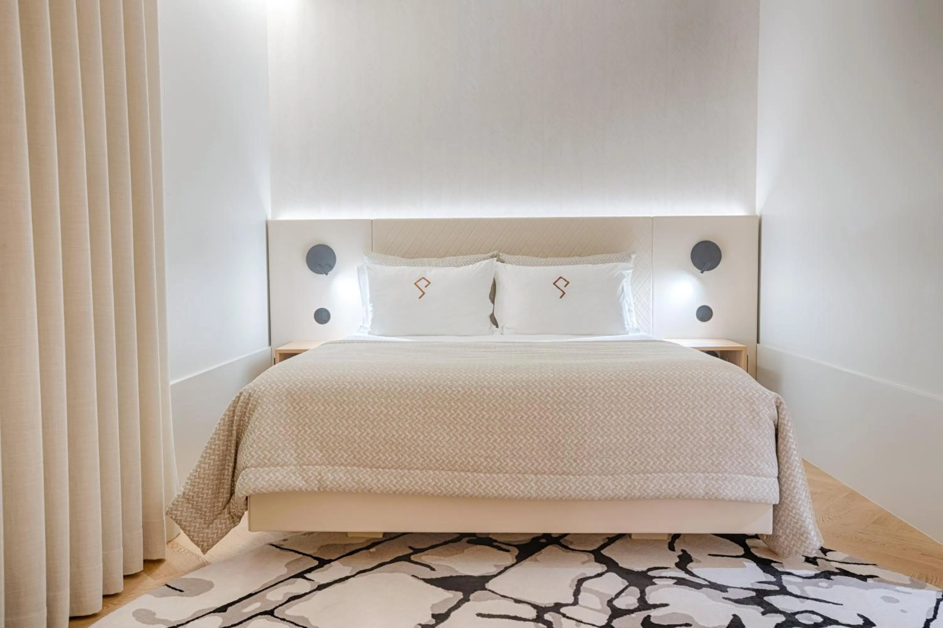 Bed in Palatial Suites