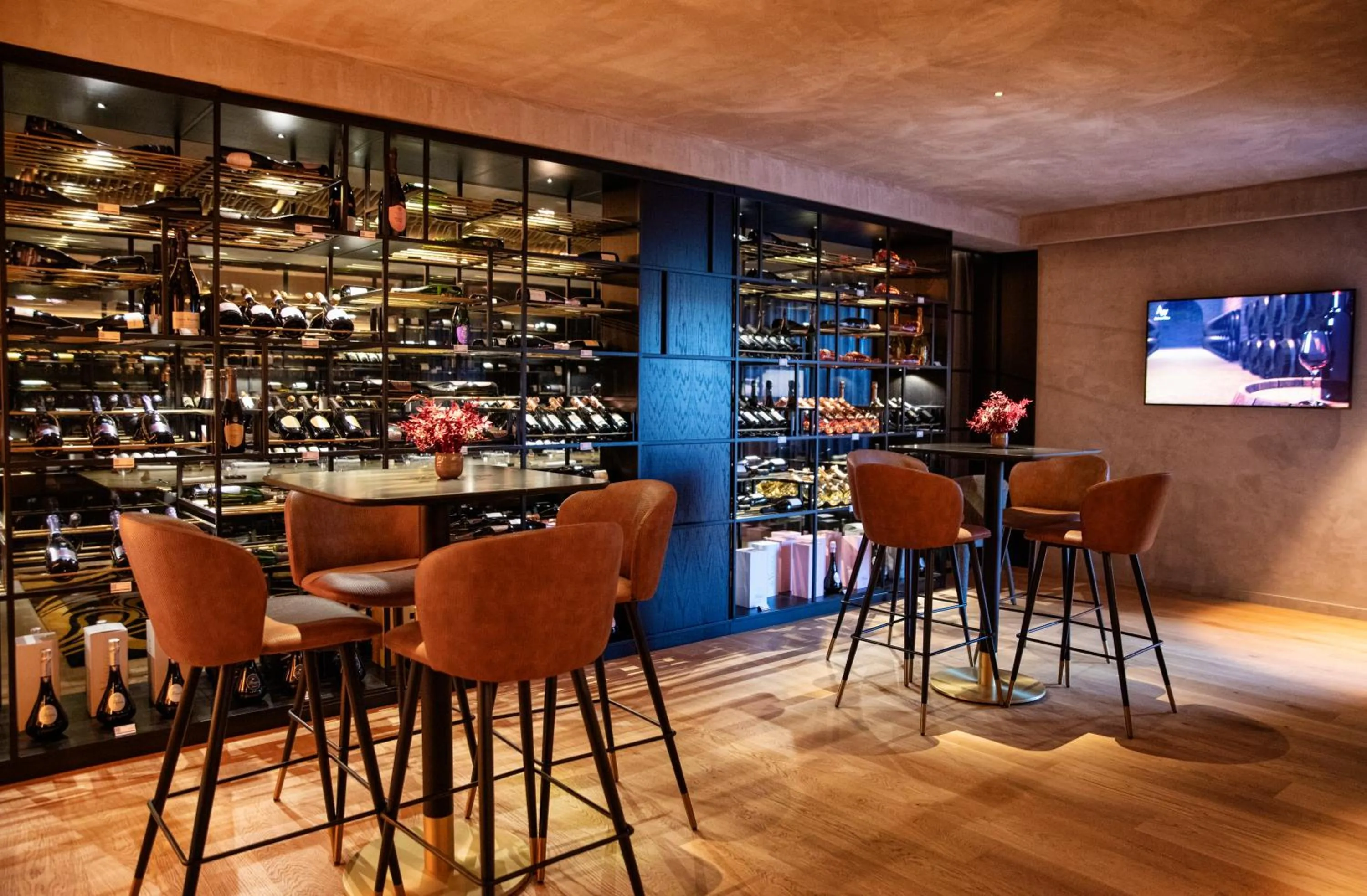 Property building in Palatial Suites