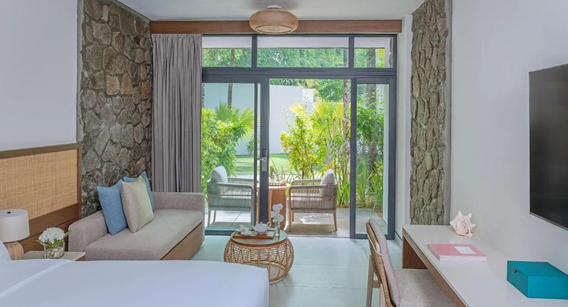 Bedroom, Bed in Avani+ Barbarons Seychelles