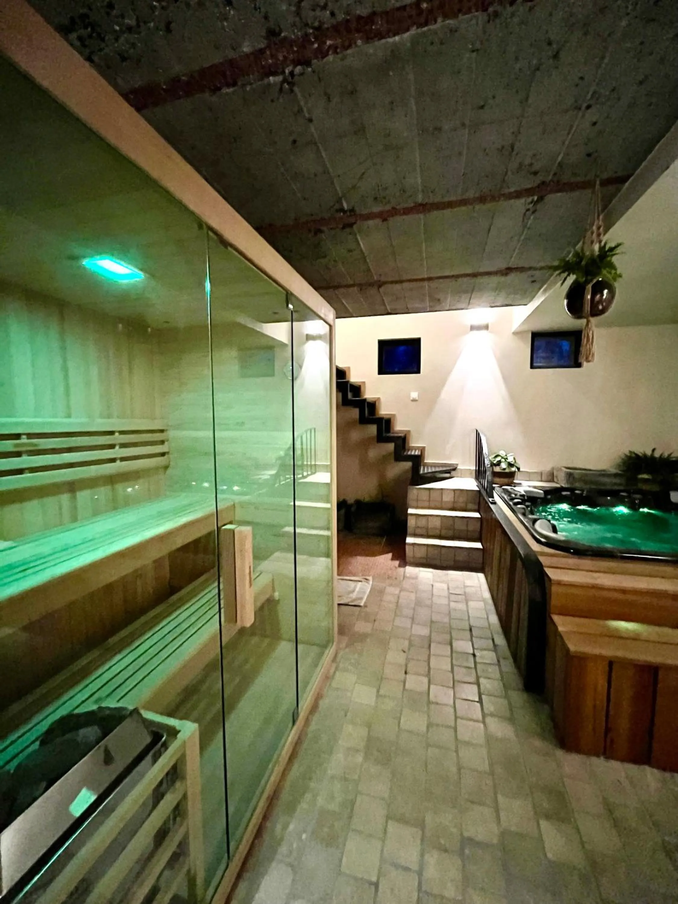 Spa and wellness centre/facilities in Suite & SPA à La Ferme 1802