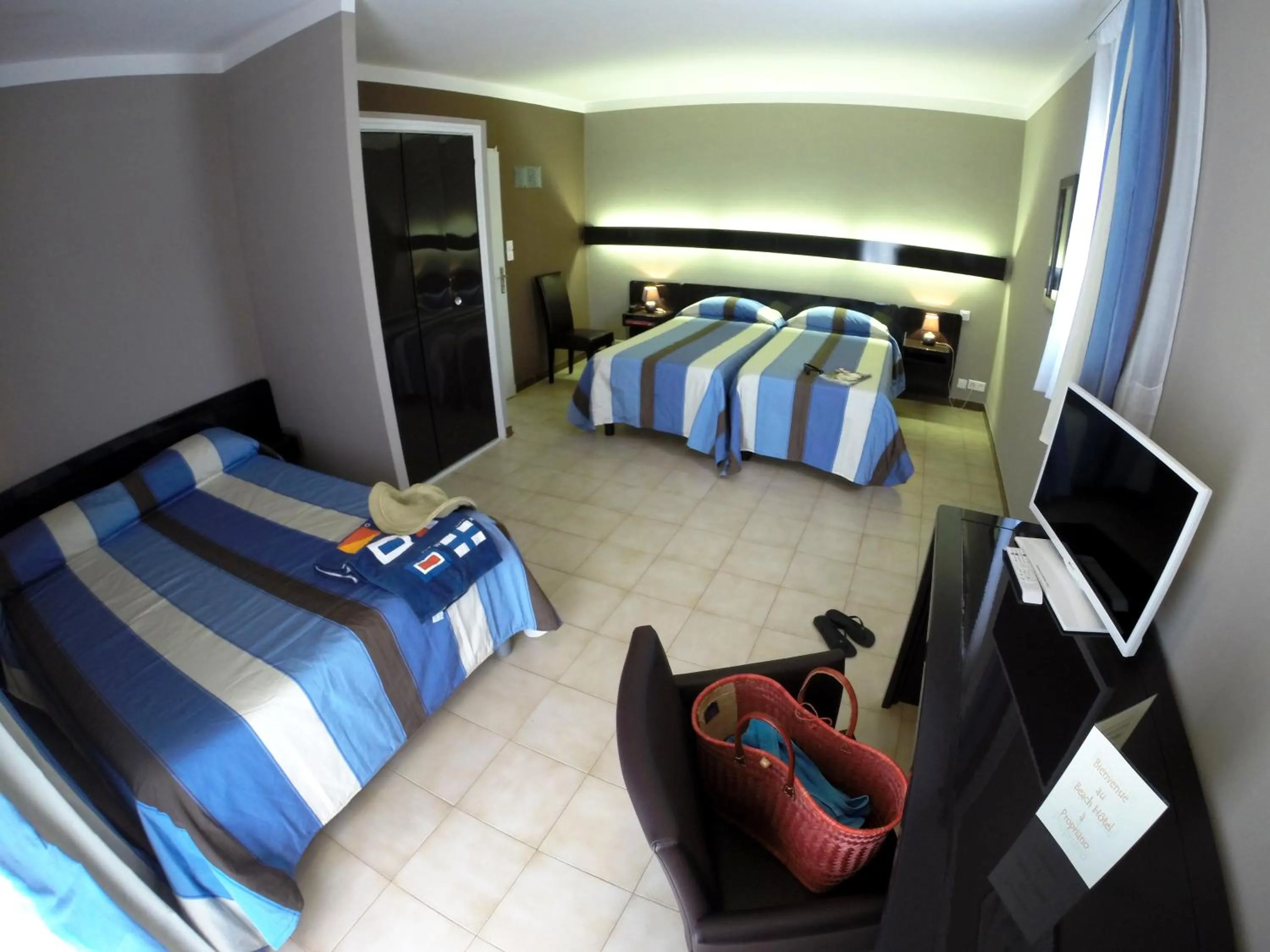 Photo of the whole room in Hôtel Beach