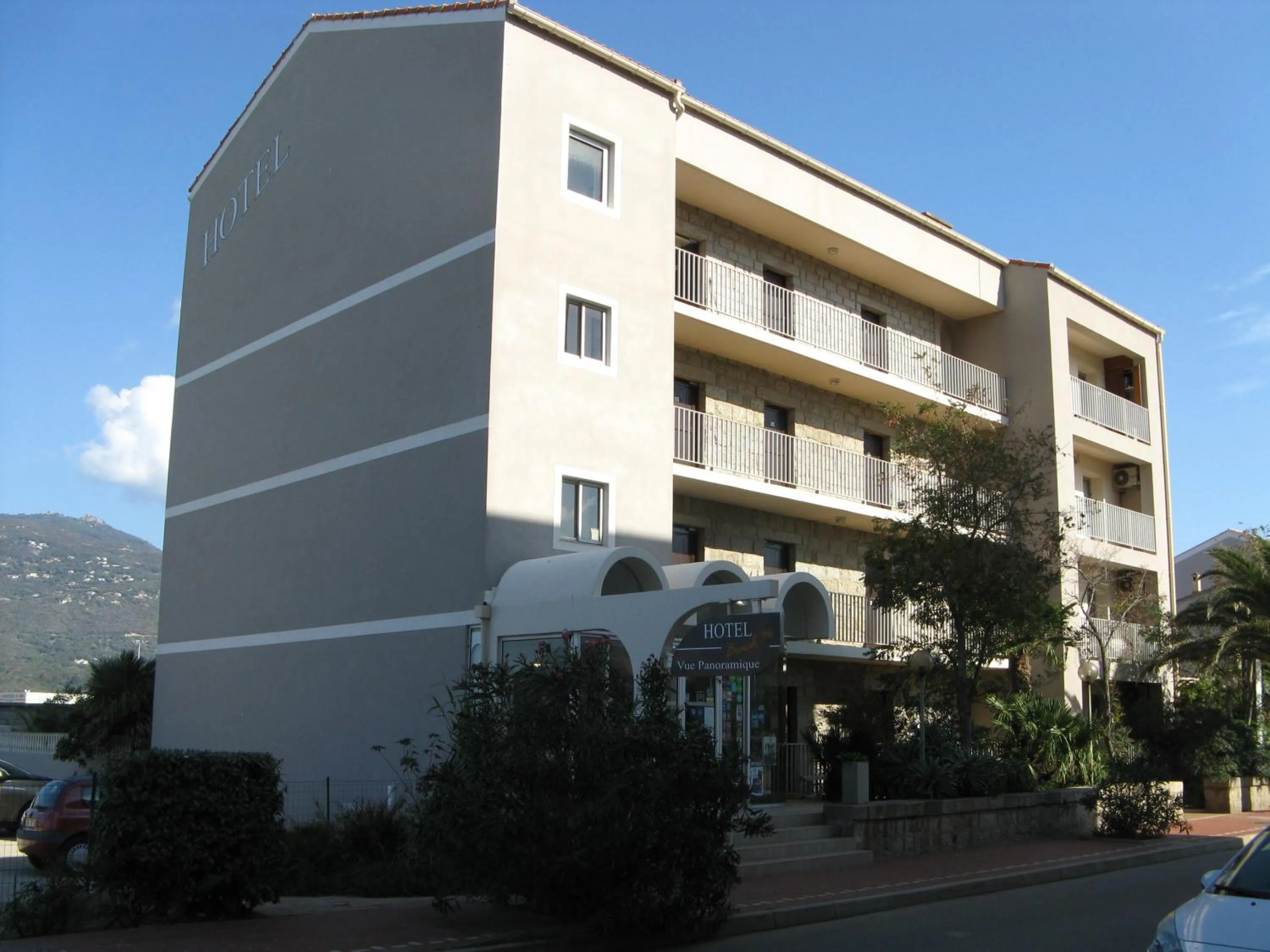 Facade/entrance in Hôtel Beach