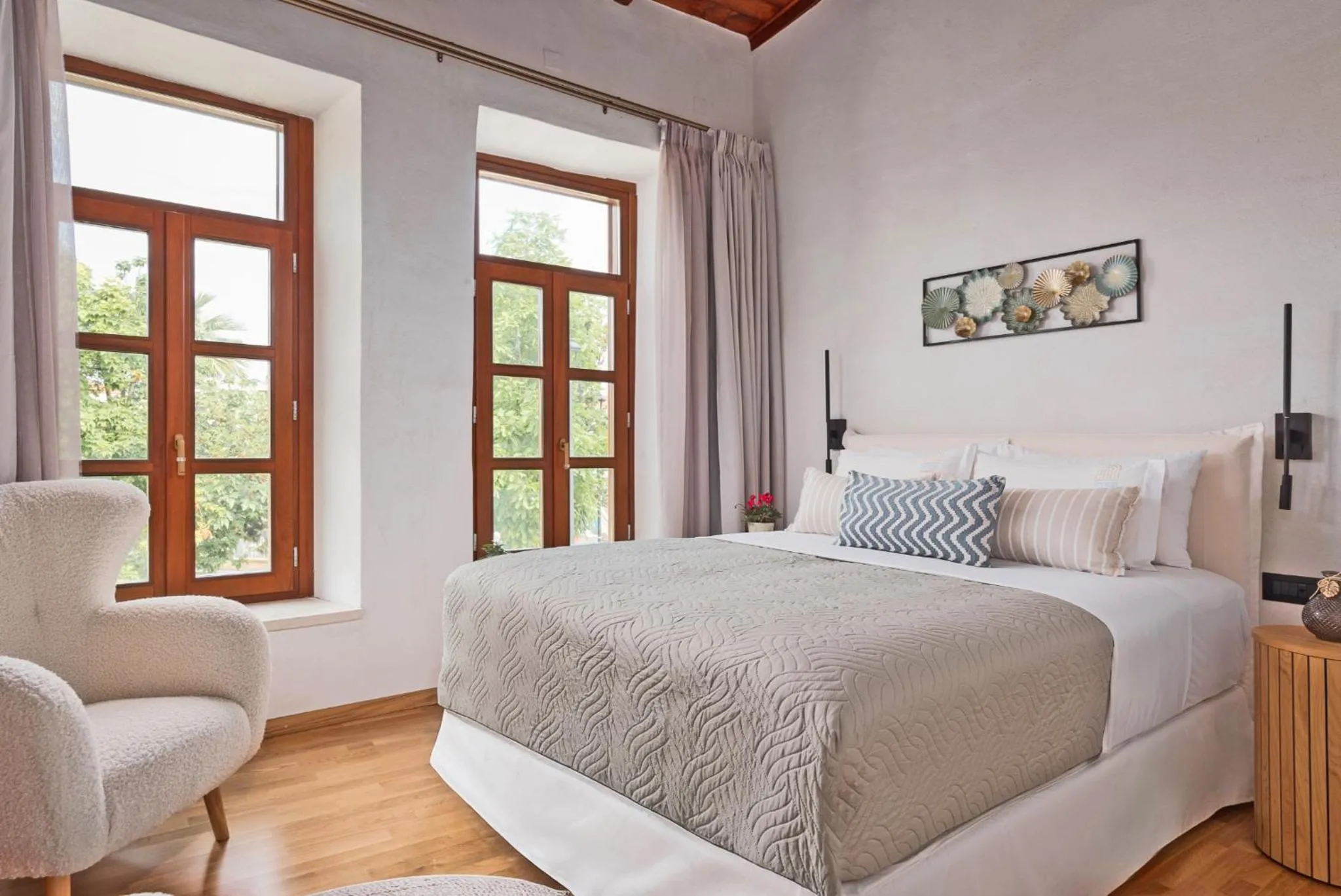 Bed in Mansio Boutique Hotel