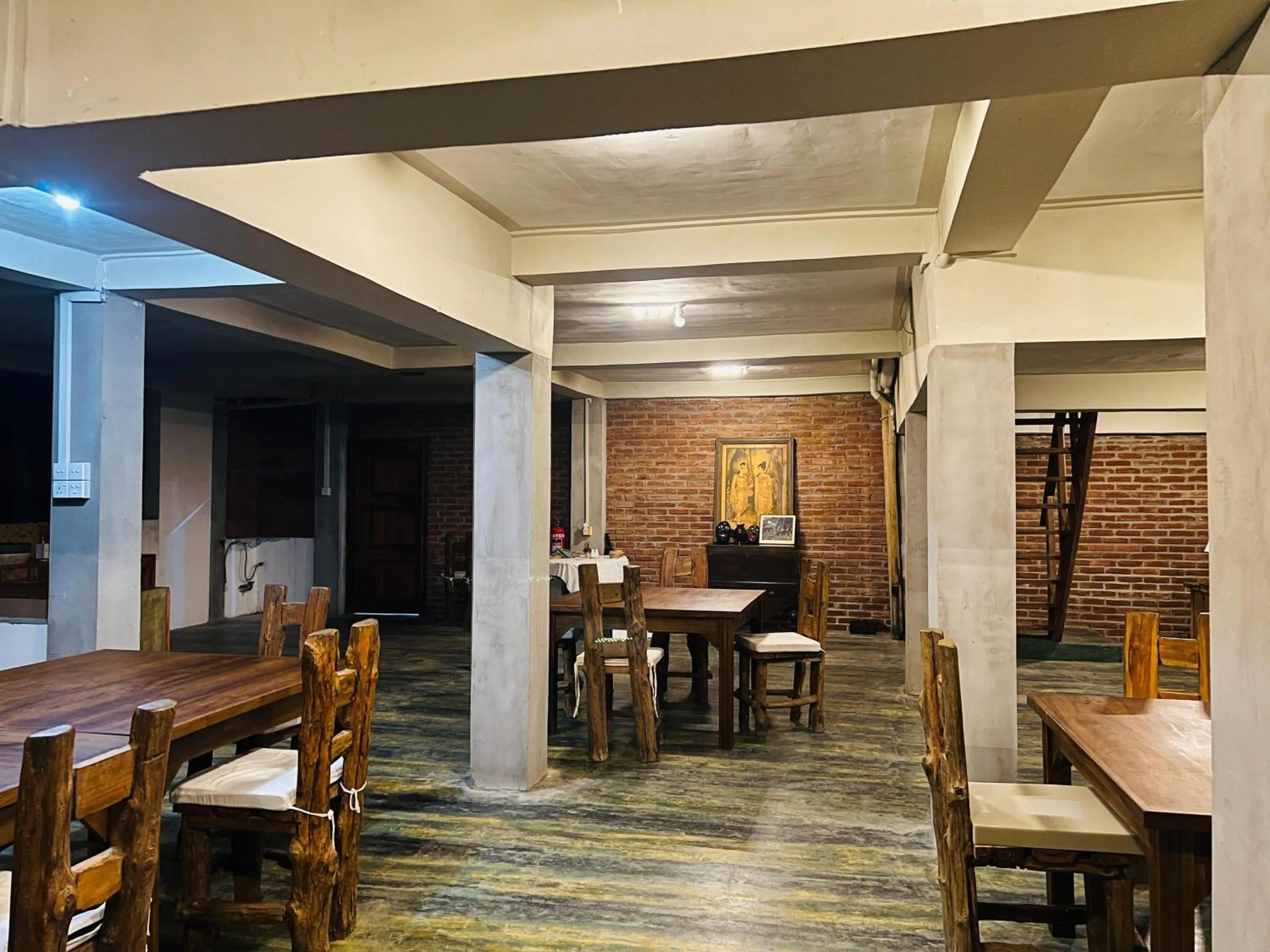 Restaurant/places to eat in Sigiri Vananthara