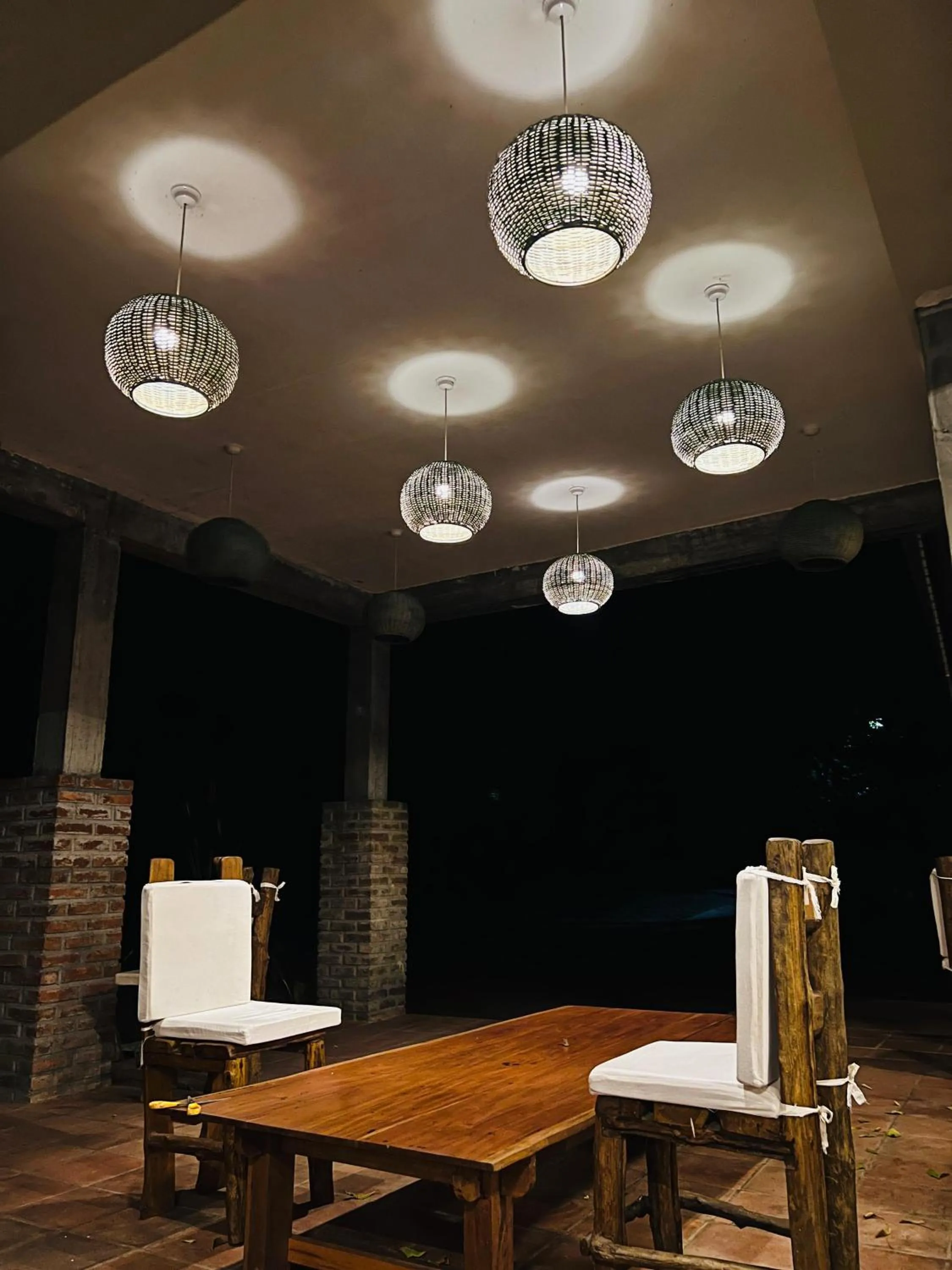 Restaurant/places to eat in Sigiri Vananthara