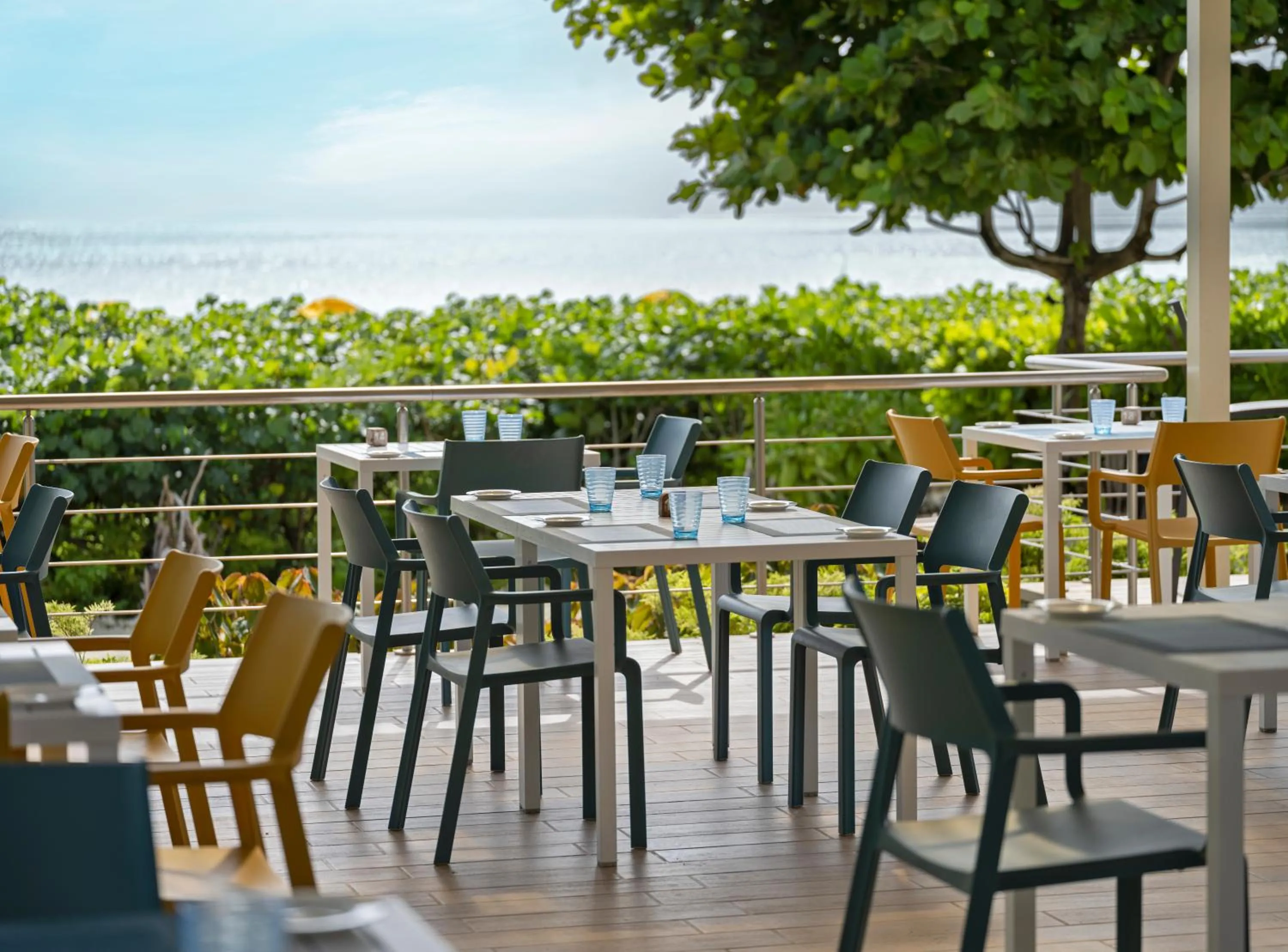 Restaurant/places to eat in Acajou Beach Resort