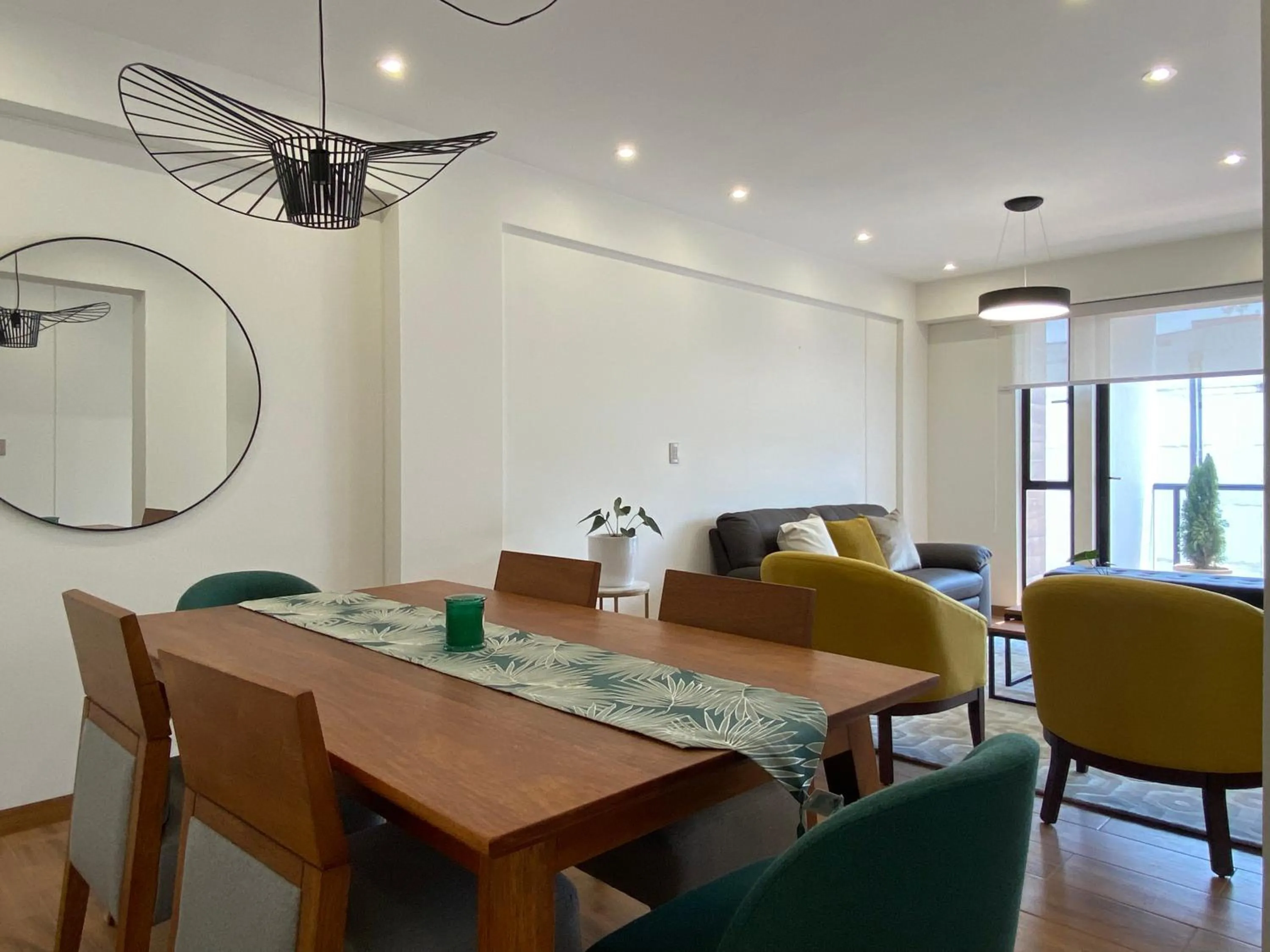Dining area in Borgoño By Wynwood House