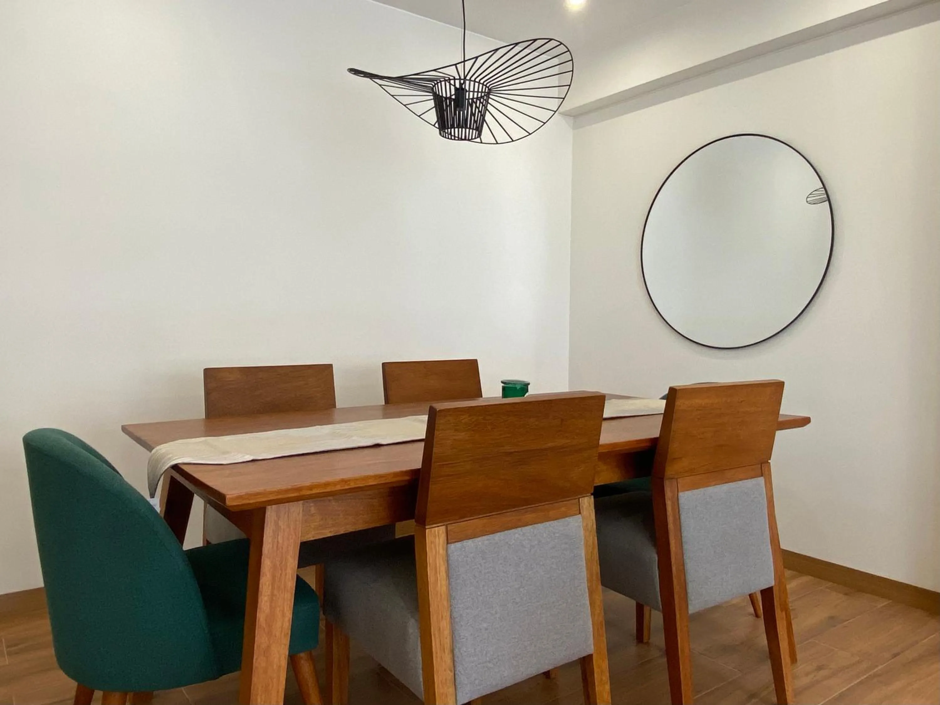 Dining area in Borgoño By Wynwood House