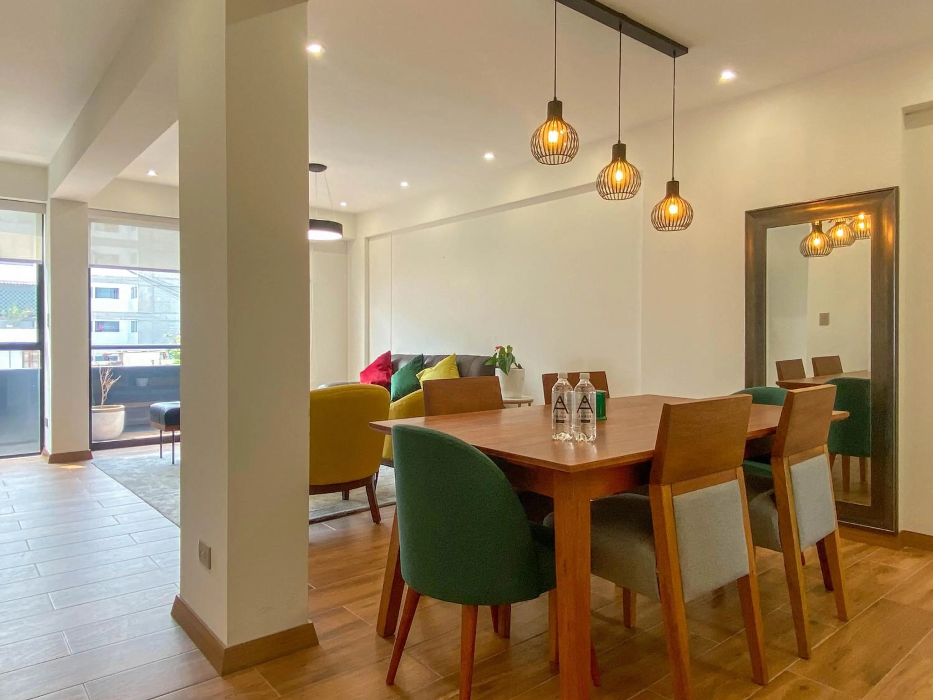Dining area in Borgoño By Wynwood House