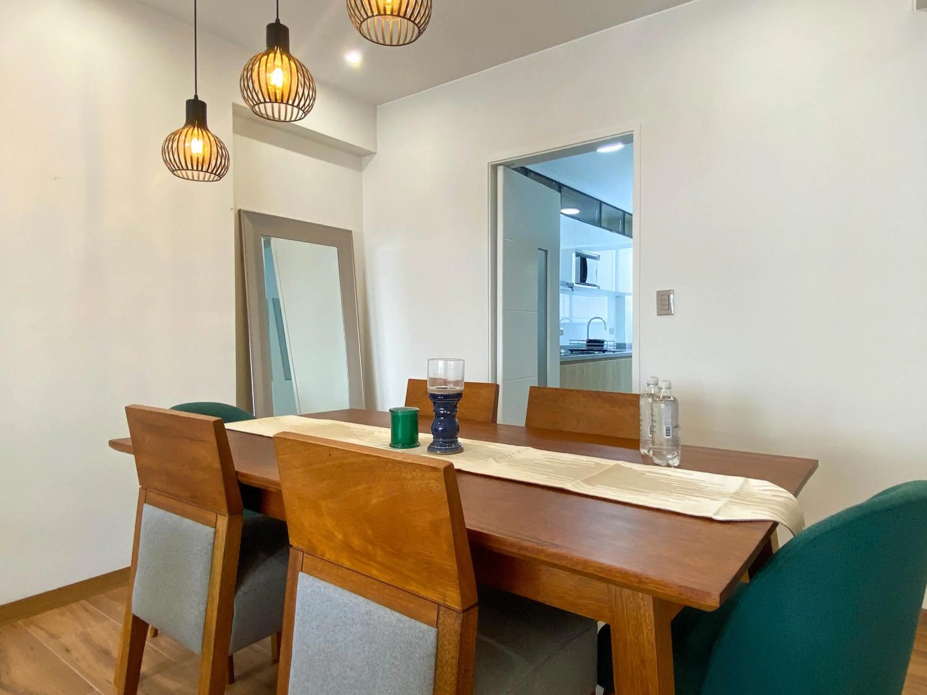 Dining area in Borgoño By Wynwood House