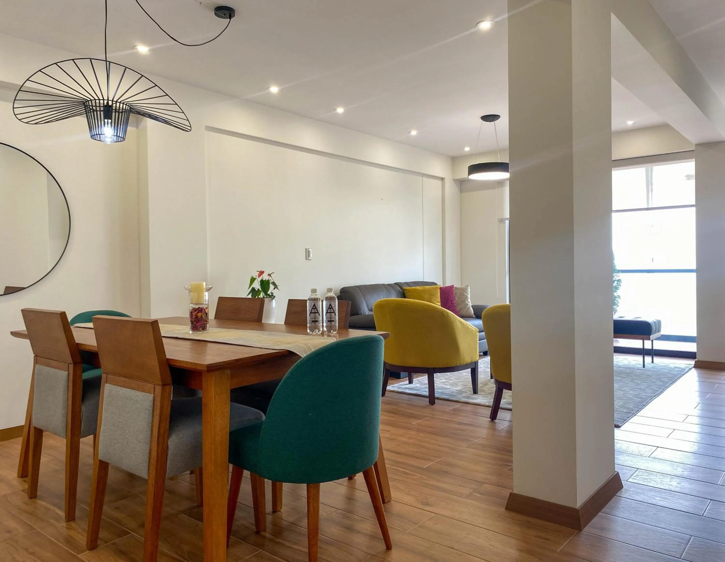 Dining area in Borgoño By Wynwood House