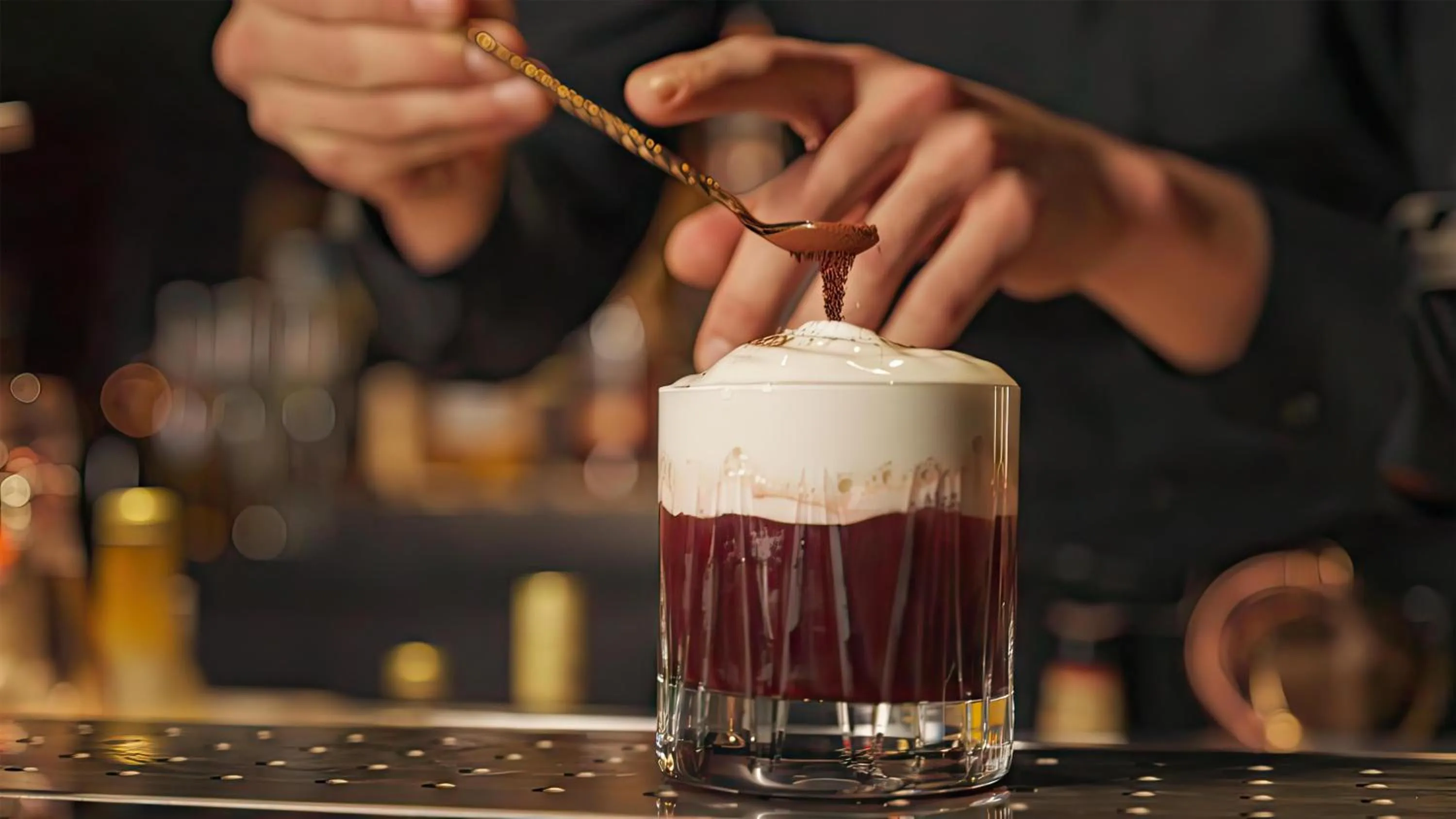 Lounge or bar in Conrad Bahrain Financial Harbour