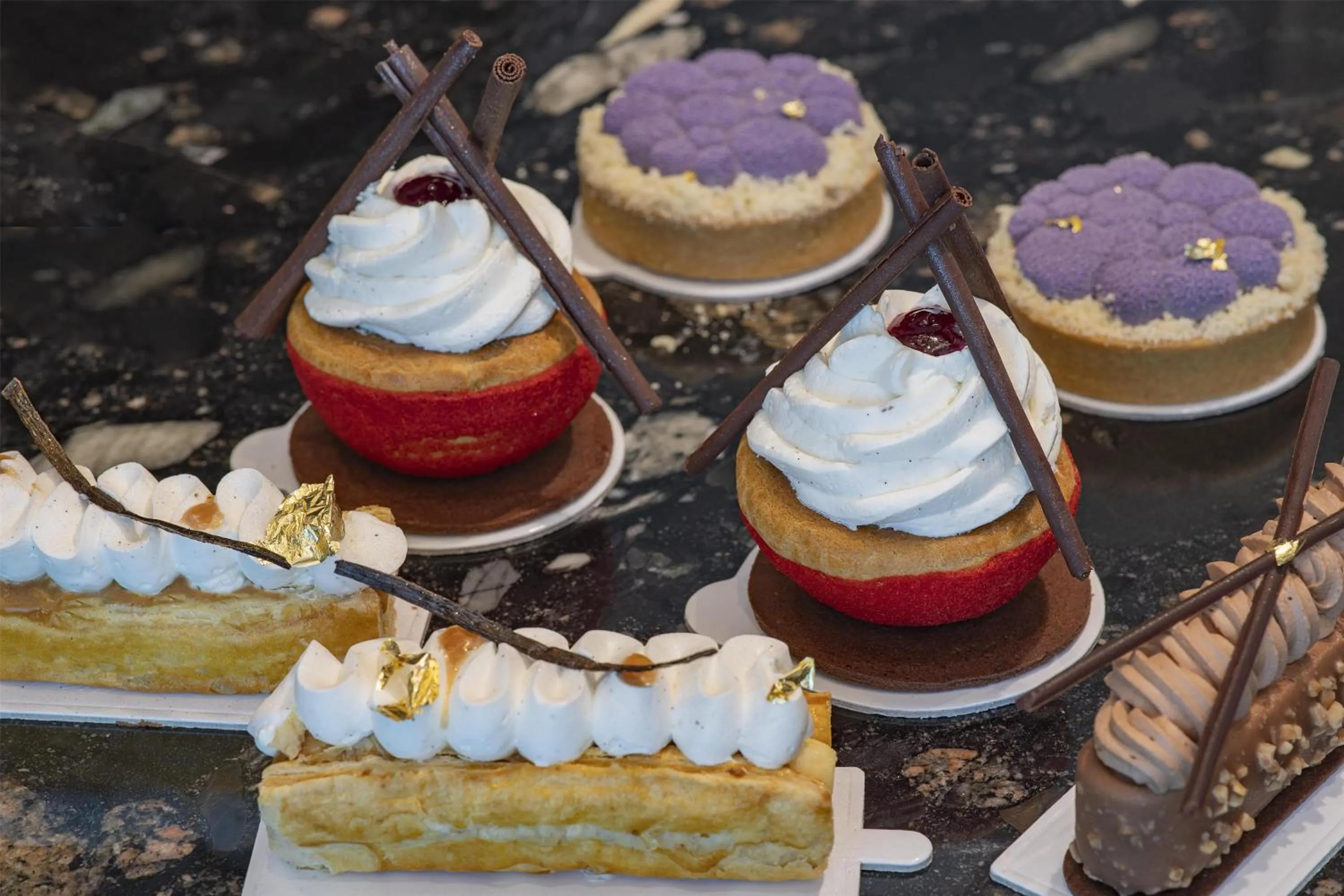 Restaurant/places to eat in Conrad Bahrain Financial Harbour