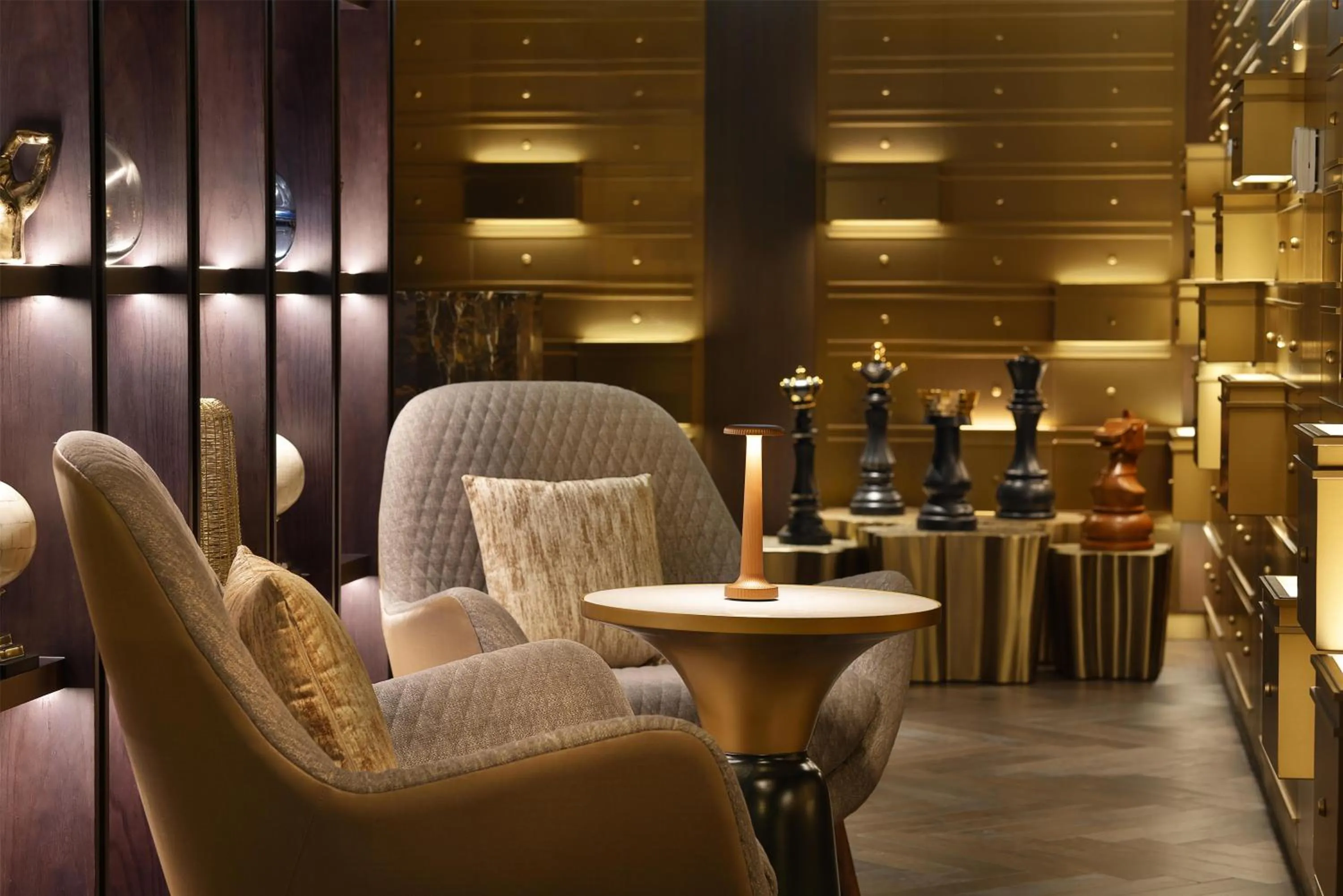 Lounge or bar in Conrad Bahrain Financial Harbour