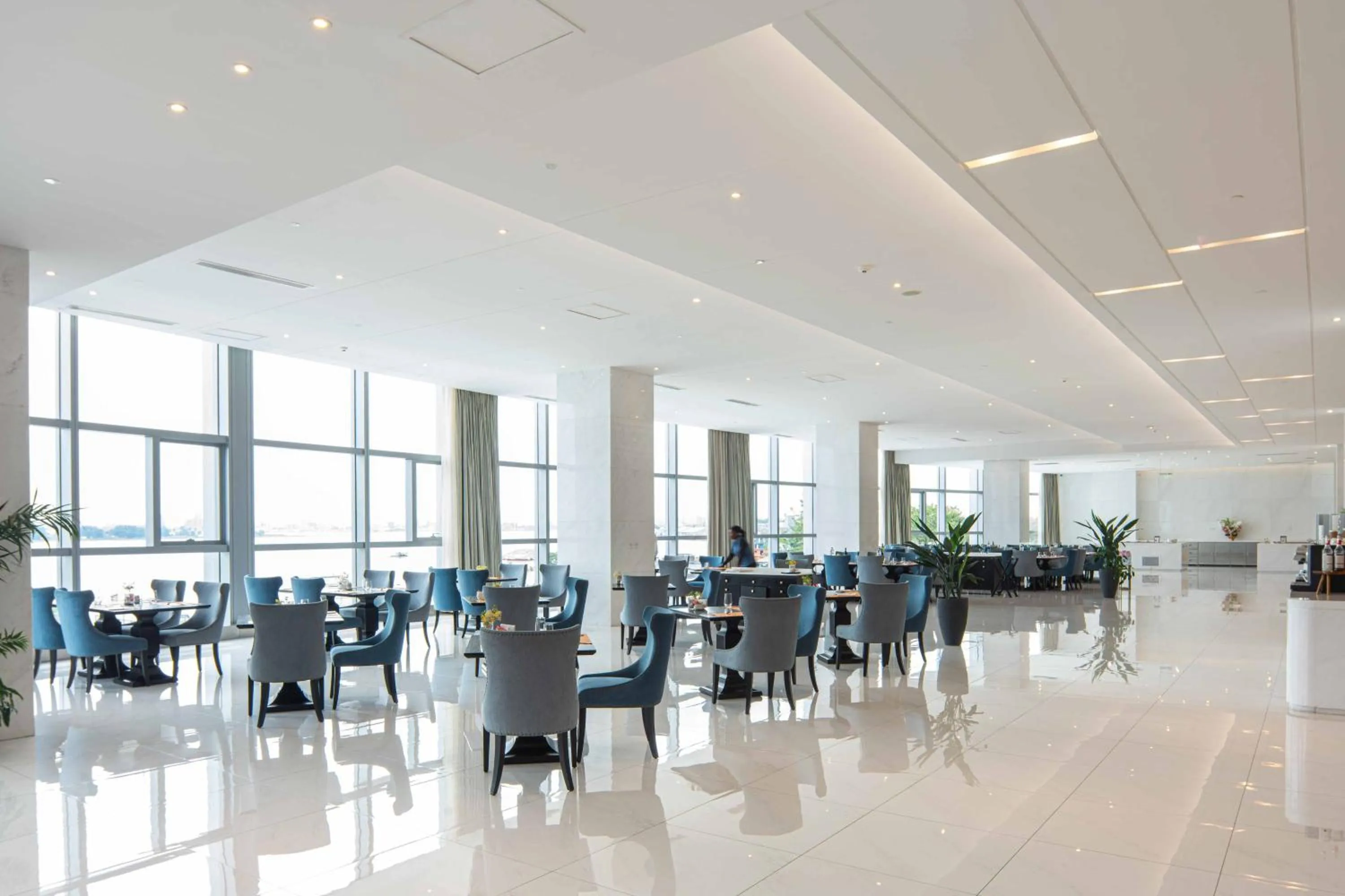 Restaurant/places to eat in Hilton Brazzaville Les Tours Jumelles Hotel & Residences