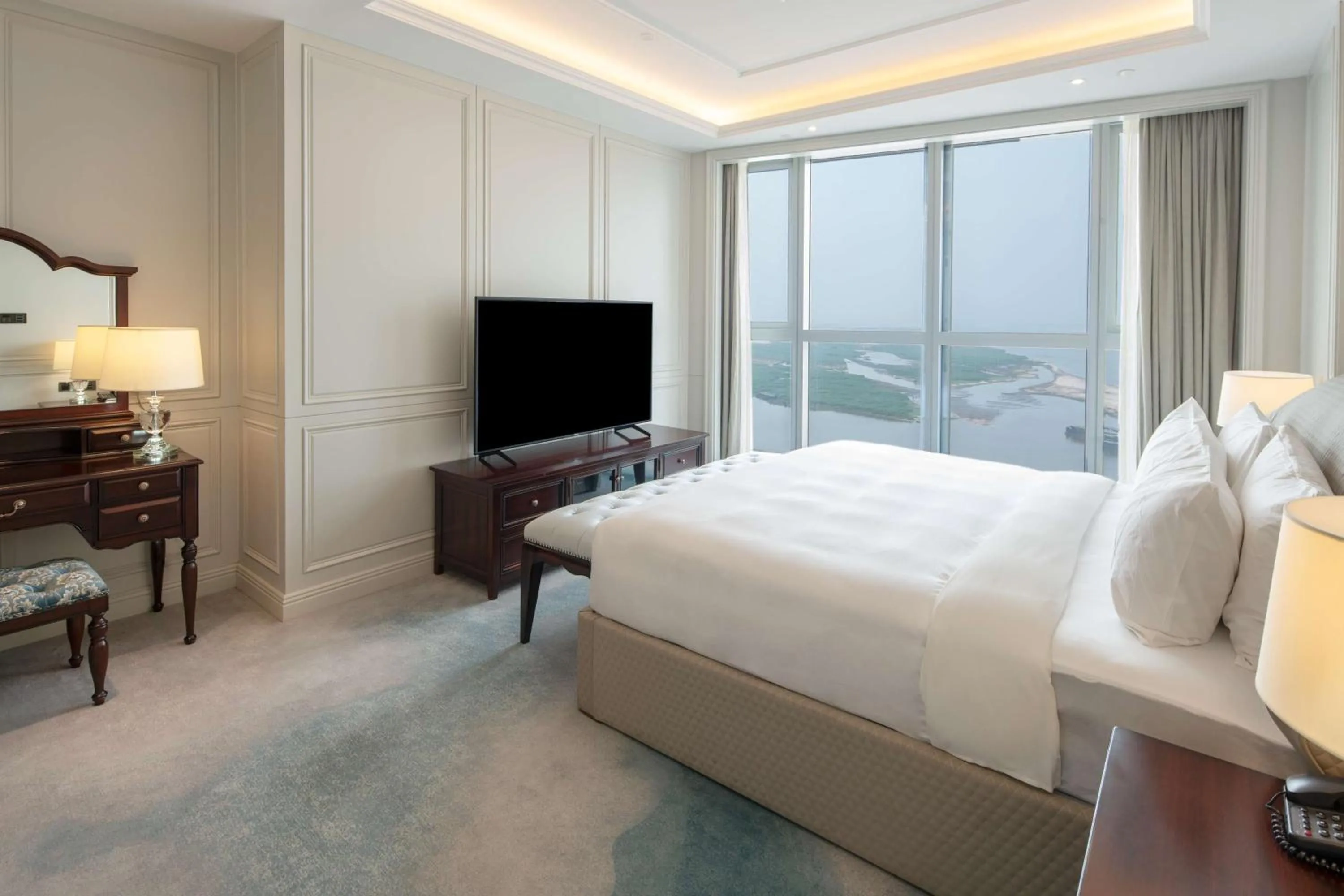 Bed in Hilton Brazzaville Les Tours Jumelles Hotel & Residences