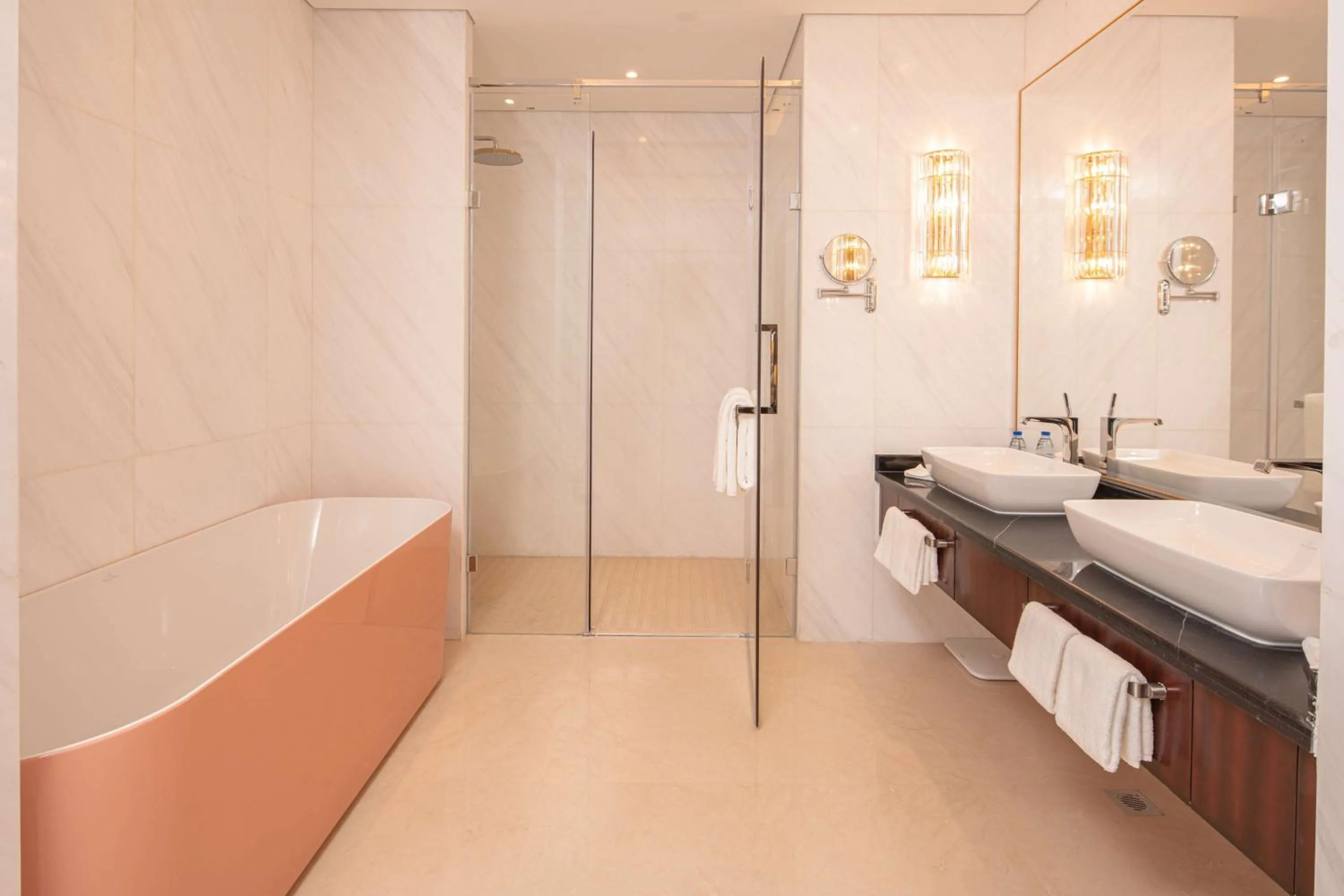 Bathroom in Hilton Brazzaville Les Tours Jumelles Hotel & Residences