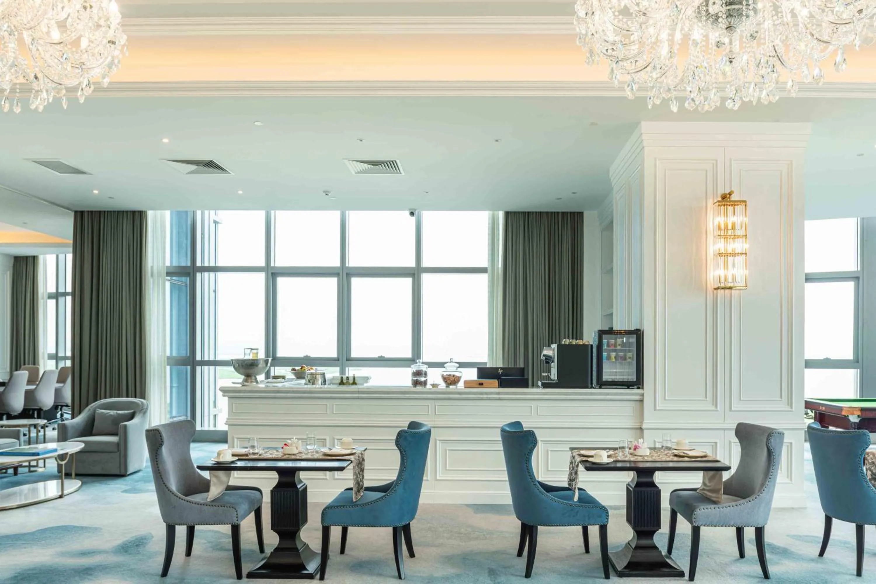 Restaurant/places to eat in Hilton Brazzaville Les Tours Jumelles Hotel & Residences