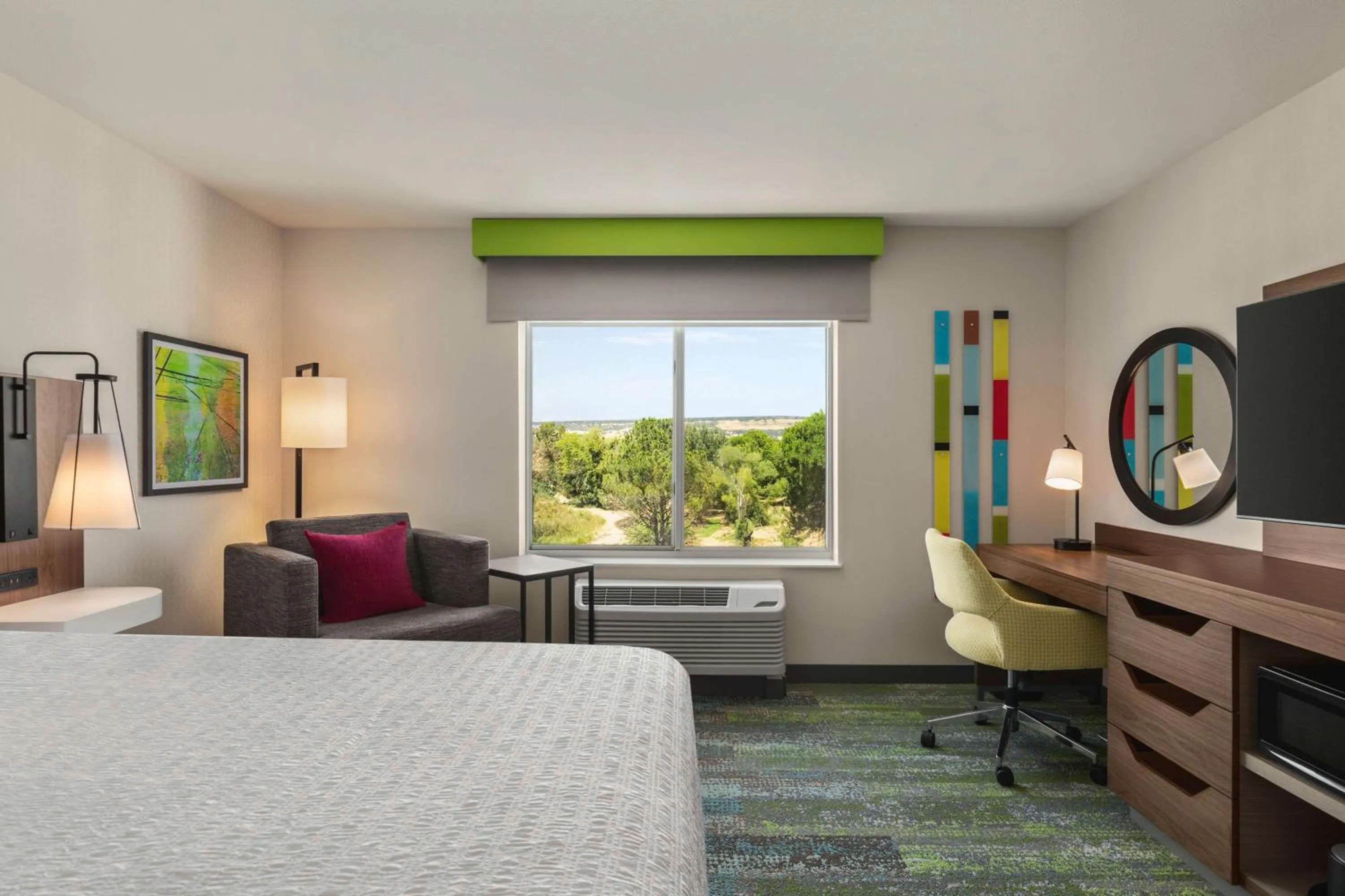 Bed in Hampton Inn & Suites Oroville