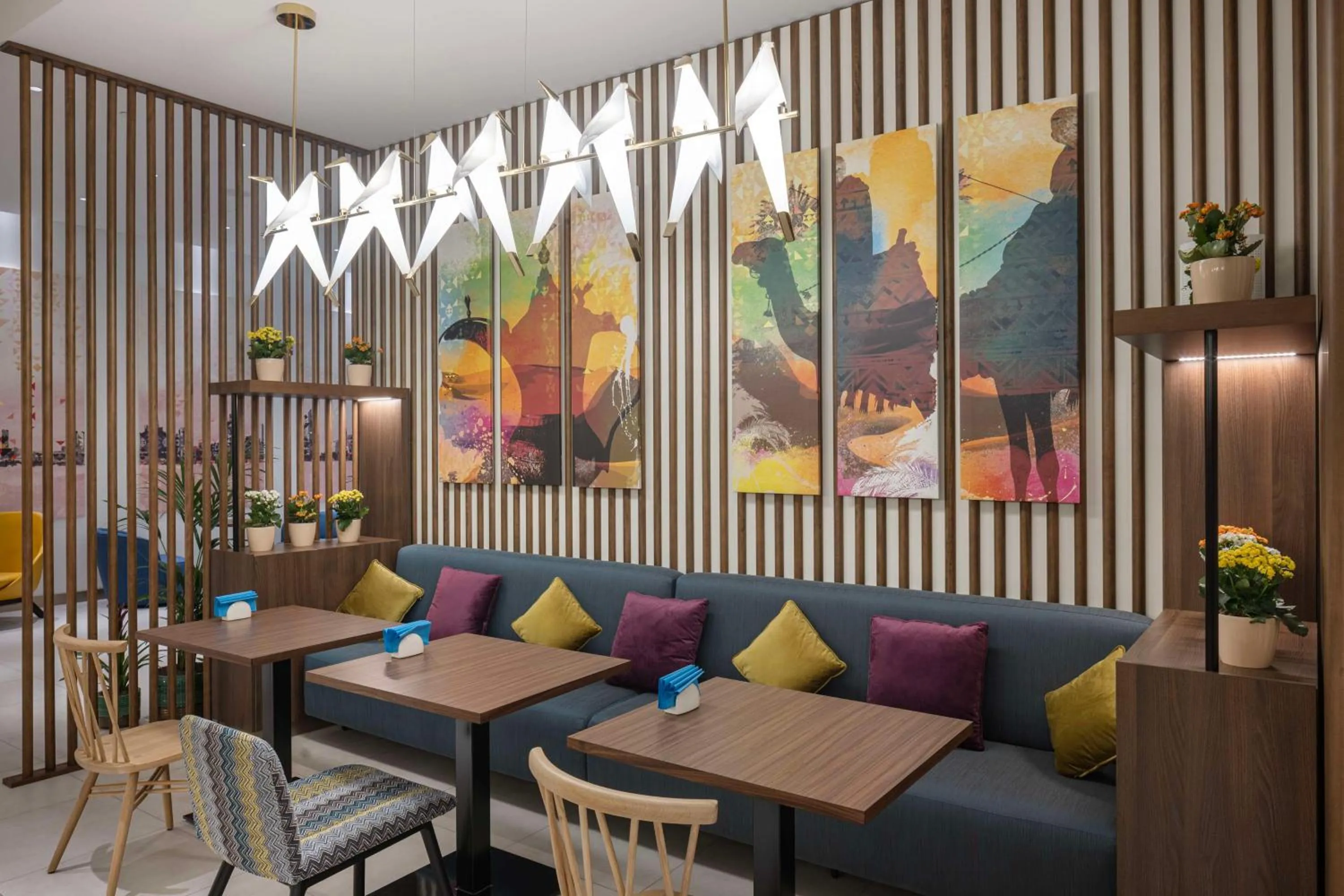 Restaurant/places to eat in Hampton By Hilton Kuwait Salmiya