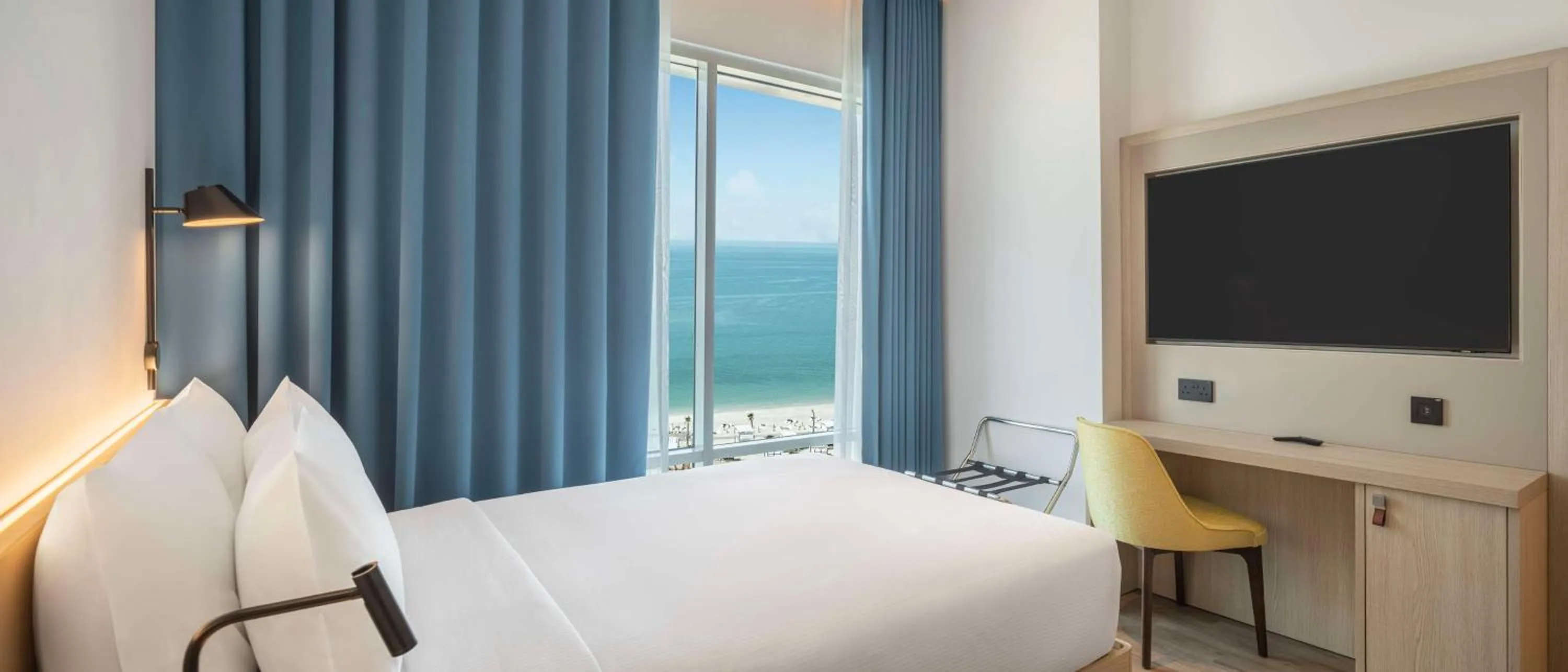 Bedroom, Bed in Hampton By Hilton Kuwait Salmiya