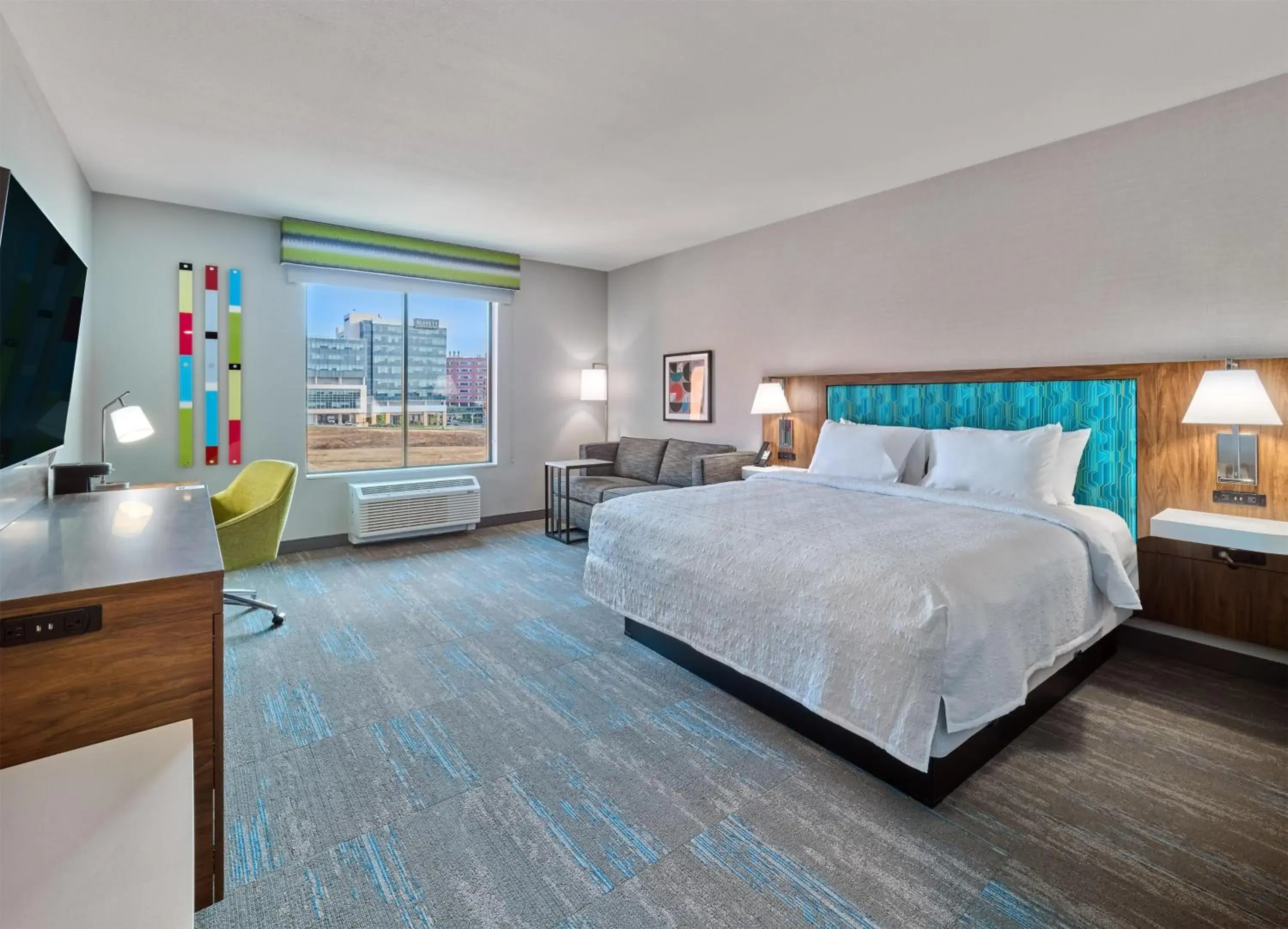 King Room with Sofa Bed in Hampton Inn & Suites Omaha Un Medical Center Area King Room with Sofa Bed in Hampton Inn & Suites Omaha Un Medical Center Area