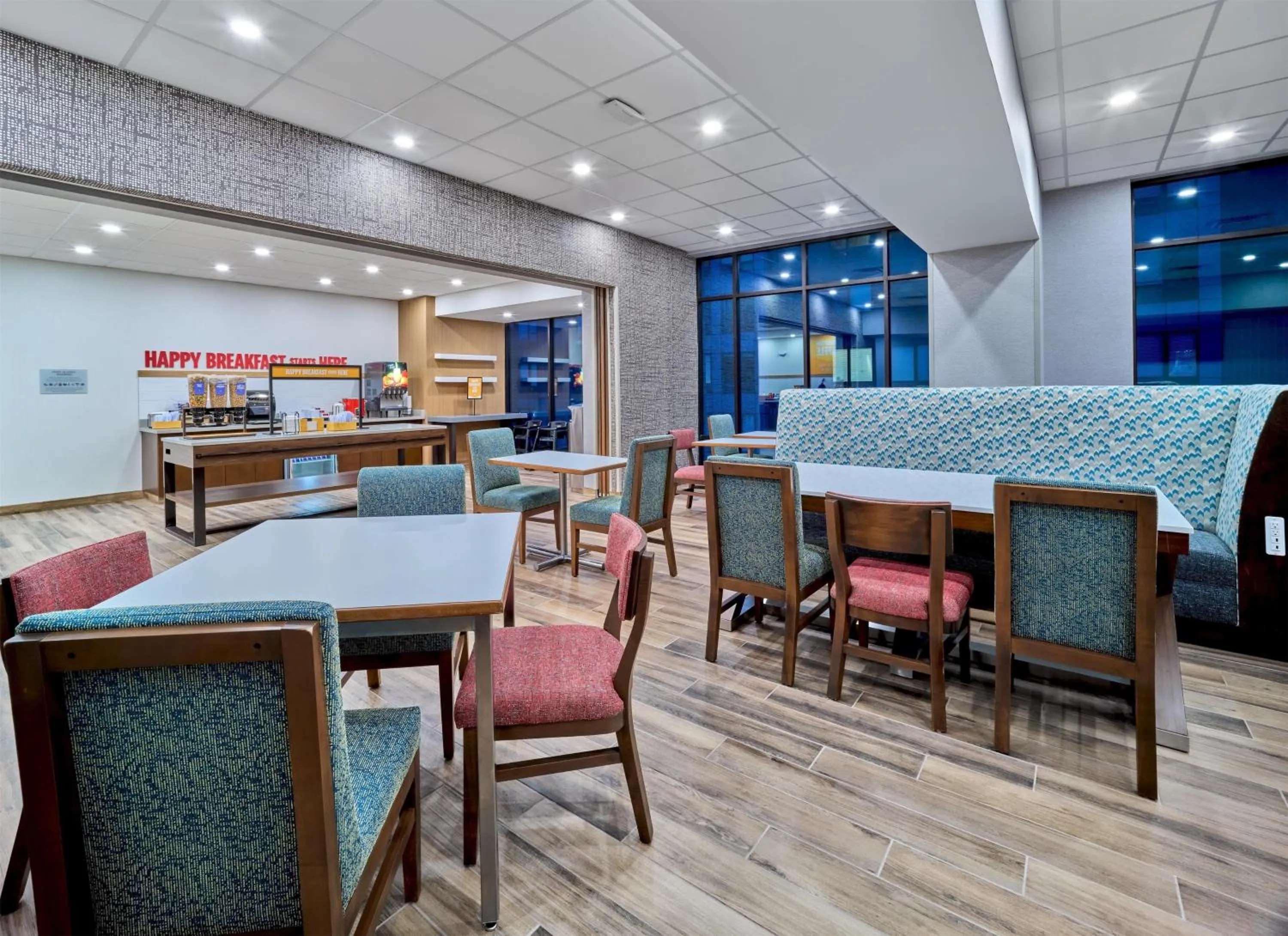 Breakfast in Hampton Inn & Suites Omaha Un Medical Center Area