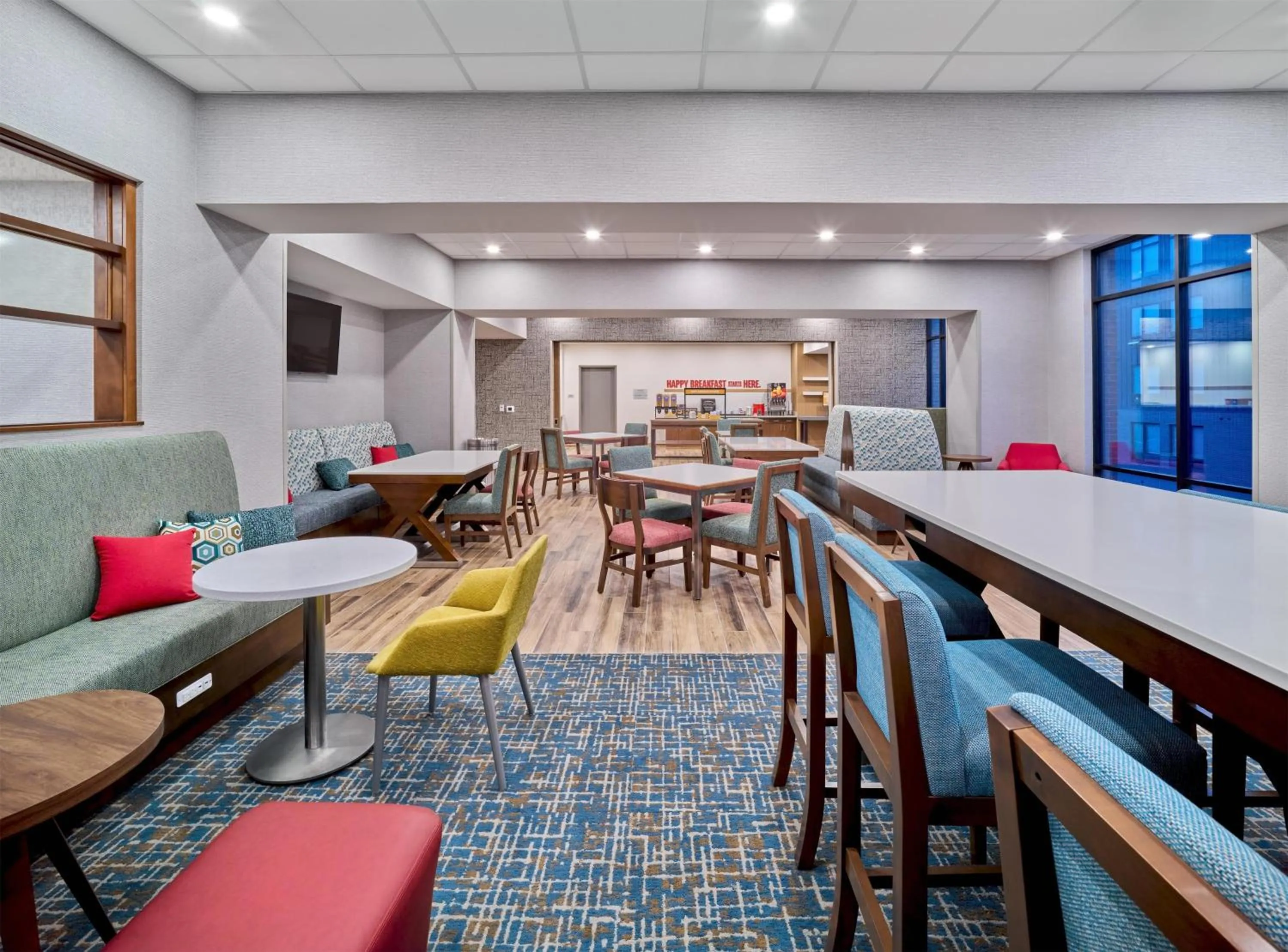 Breakfast in Hampton Inn & Suites Omaha Un Medical Center Area