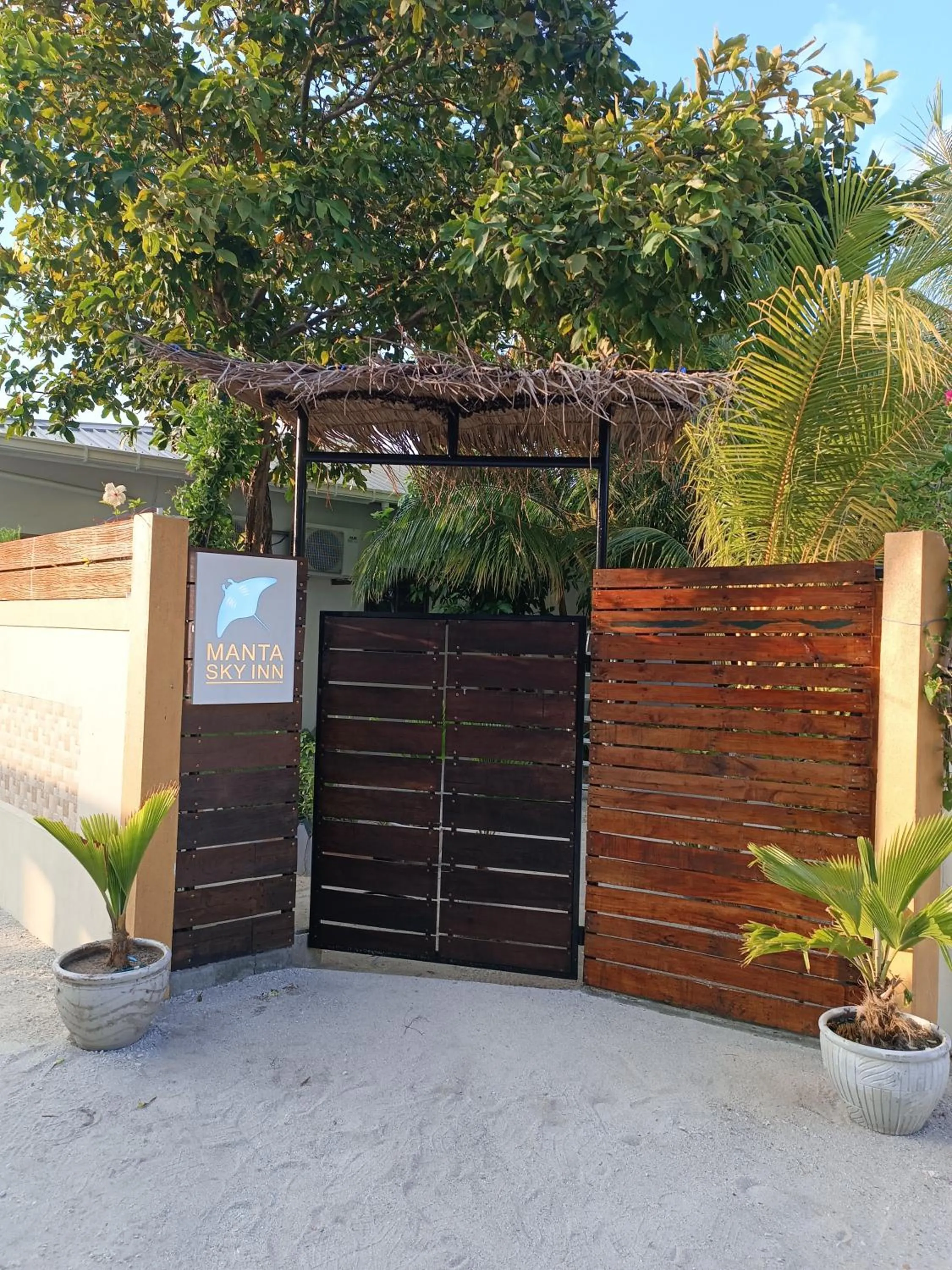 Property building in Manta Sky Inn