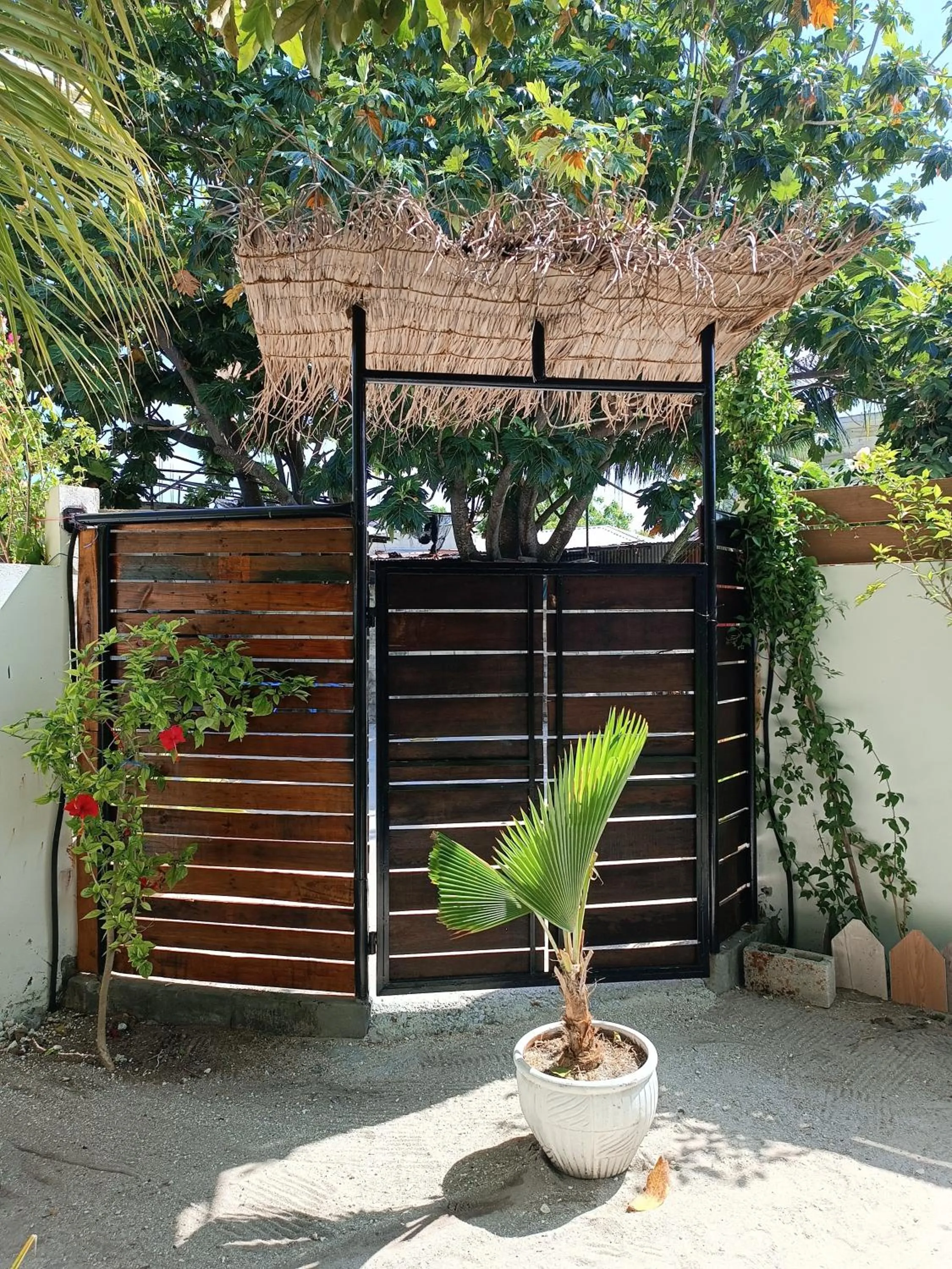 Property building in Manta Sky Inn