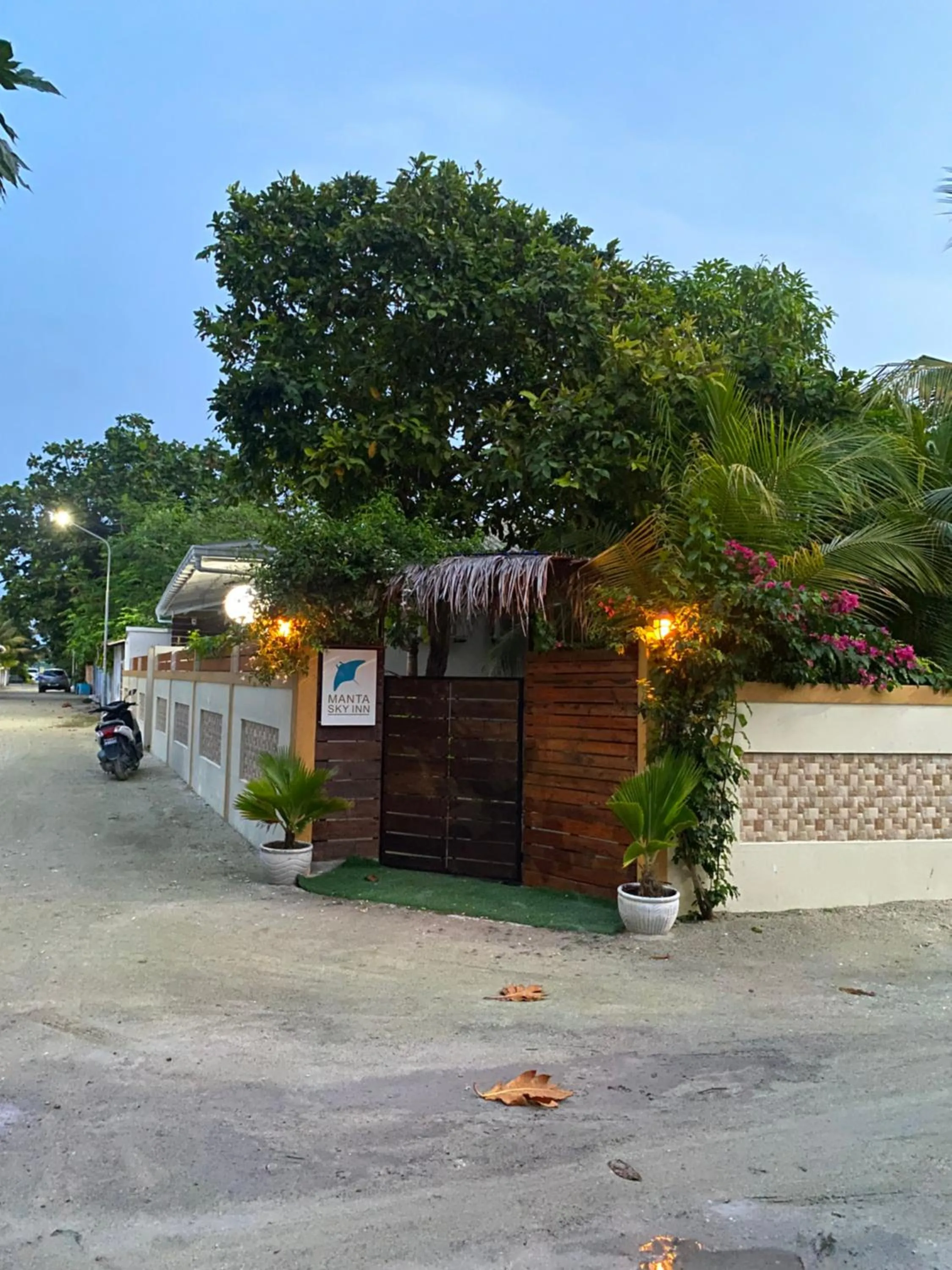 Property building in Manta Sky Inn