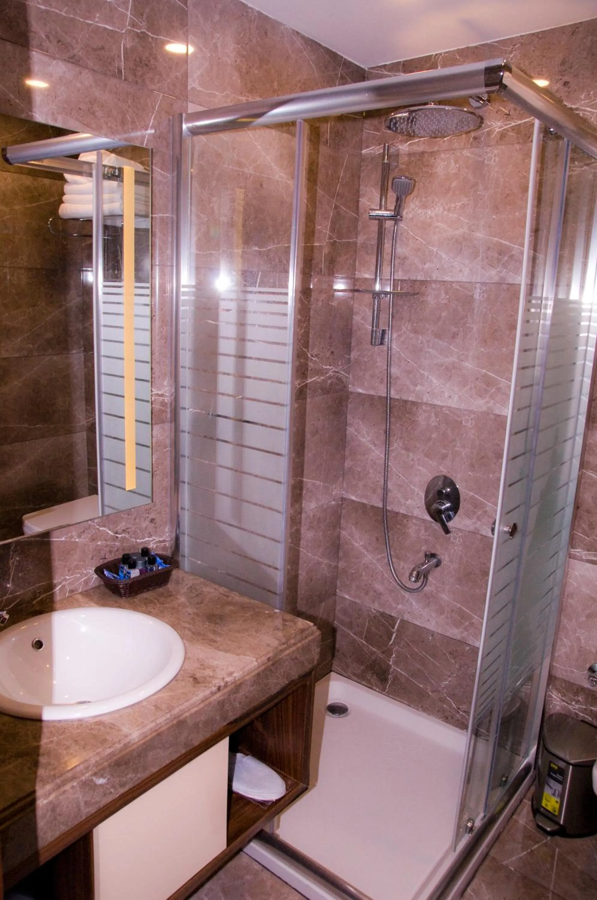Bathroom in Kerimbey Hotel