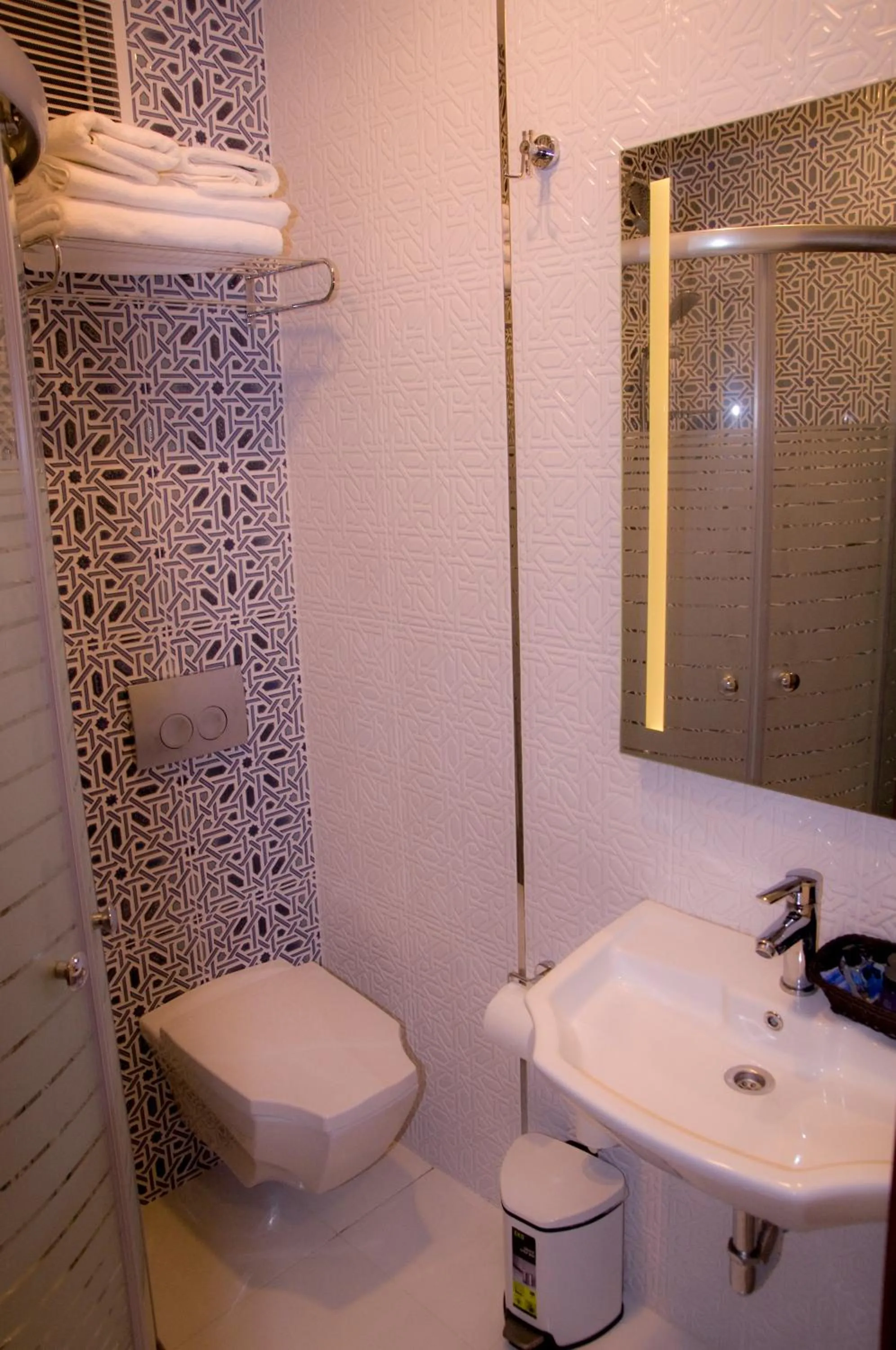 Bathroom in Kerimbey Hotel