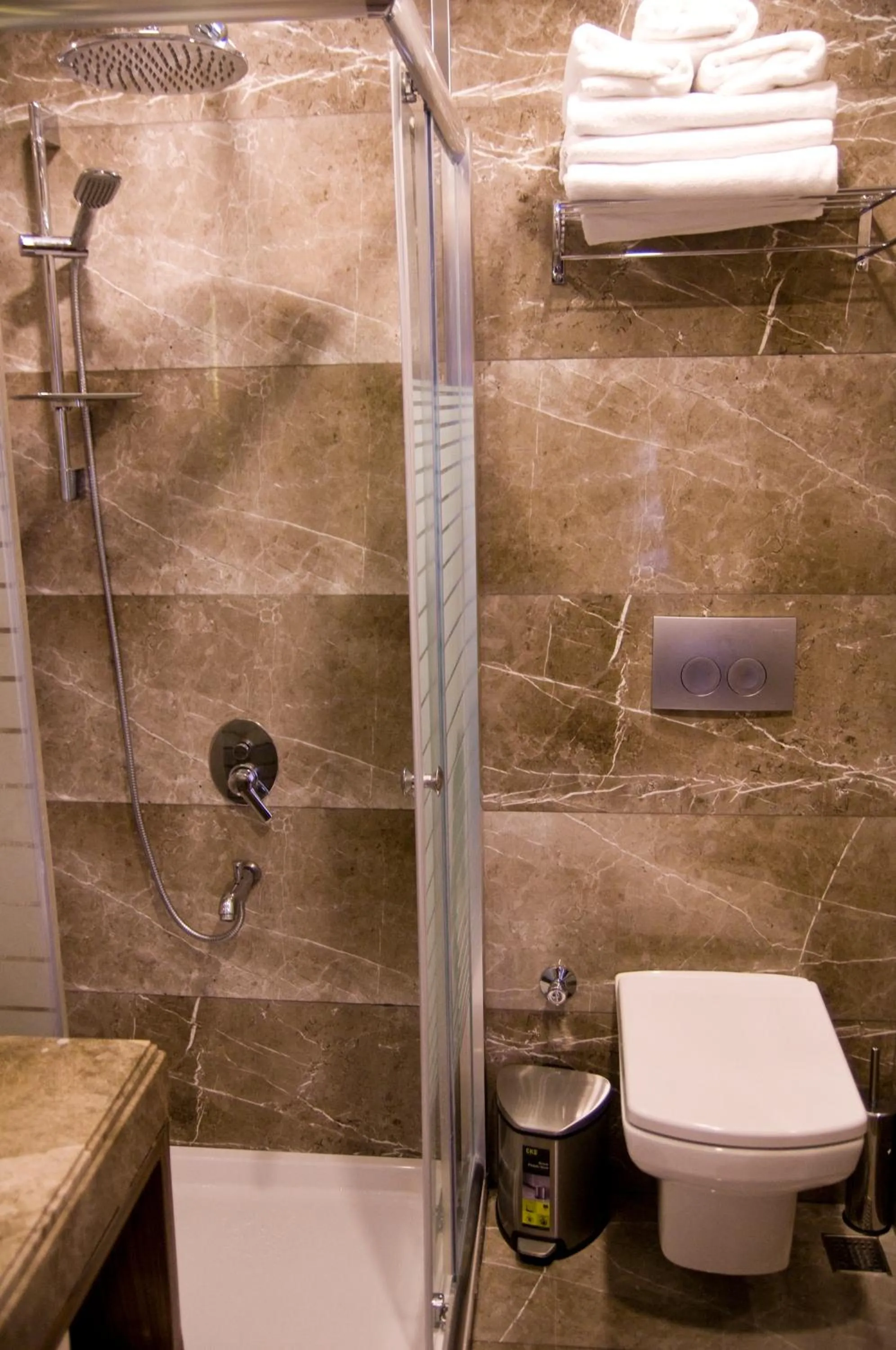 Bathroom in Kerimbey Hotel