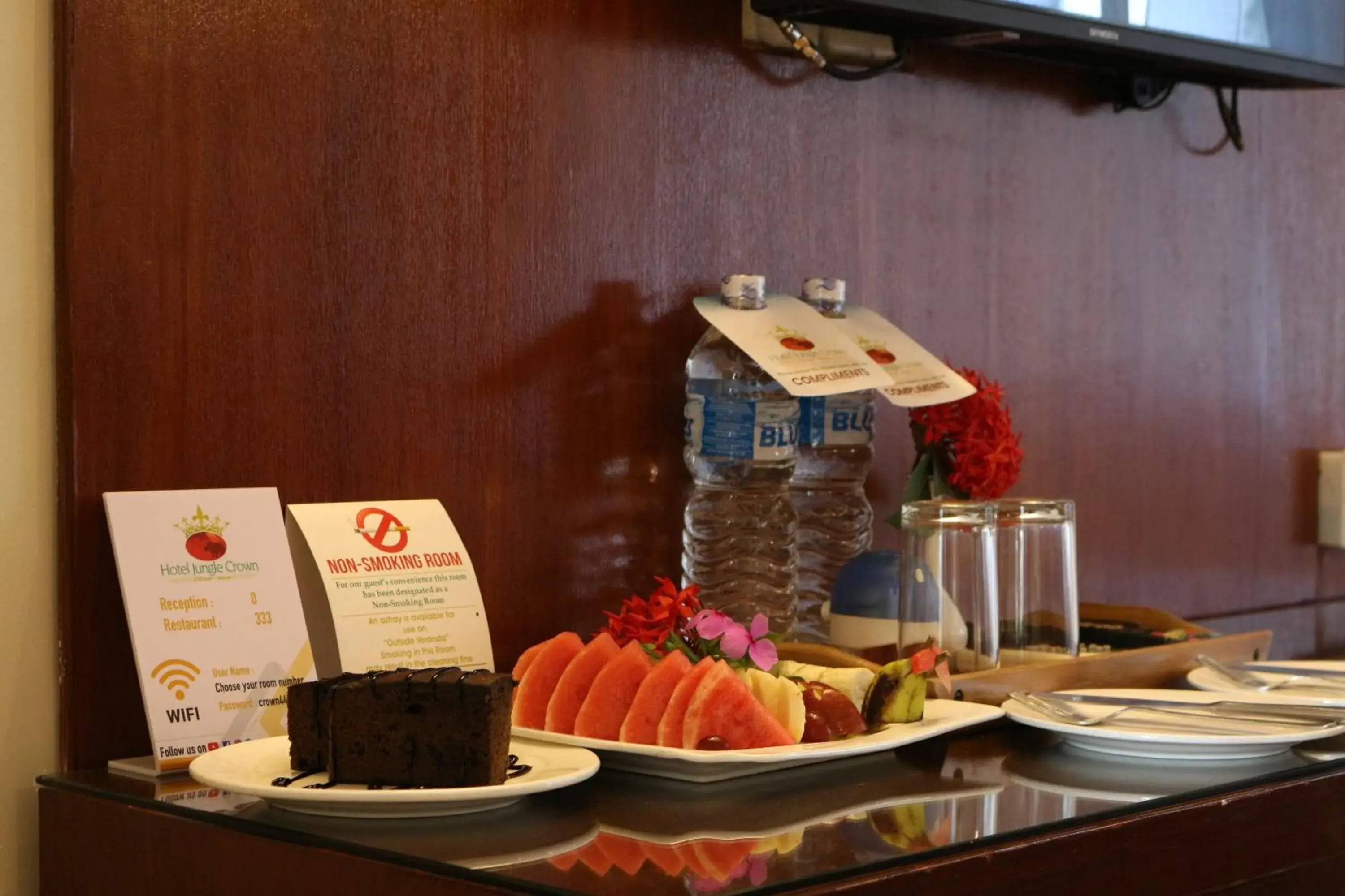 Breakfast in Hotel Jungle Crown Breakfast in Hotel Jungle Crown