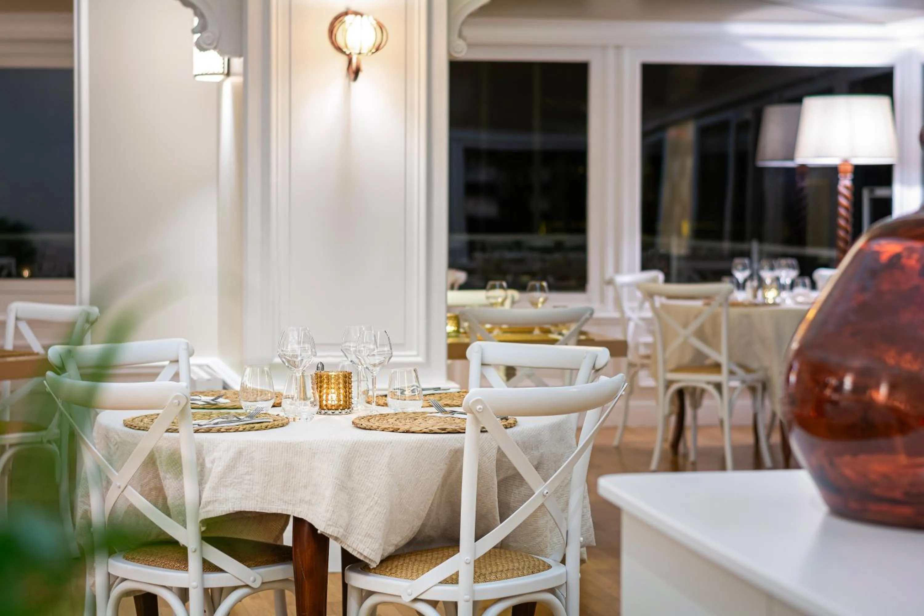 Restaurant/places to eat in Hôtel De La Plage