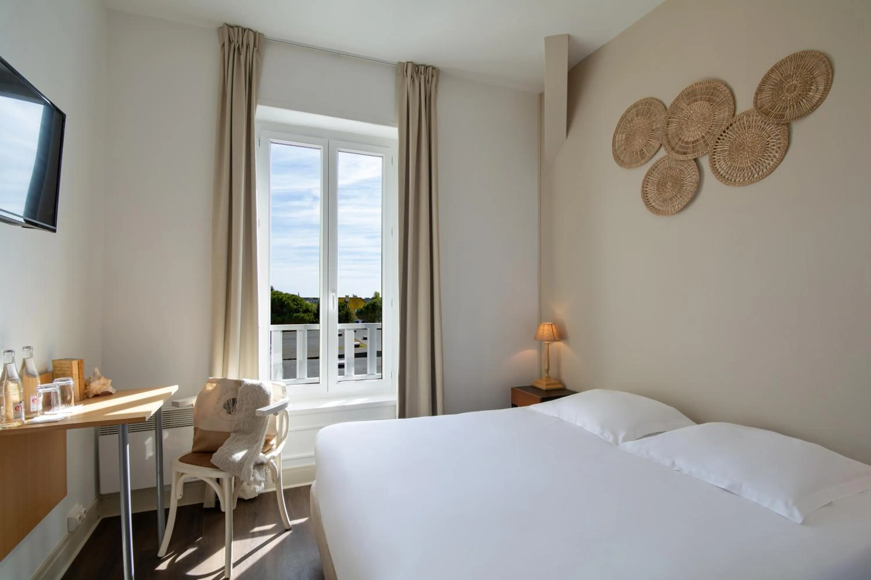 Bedroom, Bed in Hôtel De La Plage