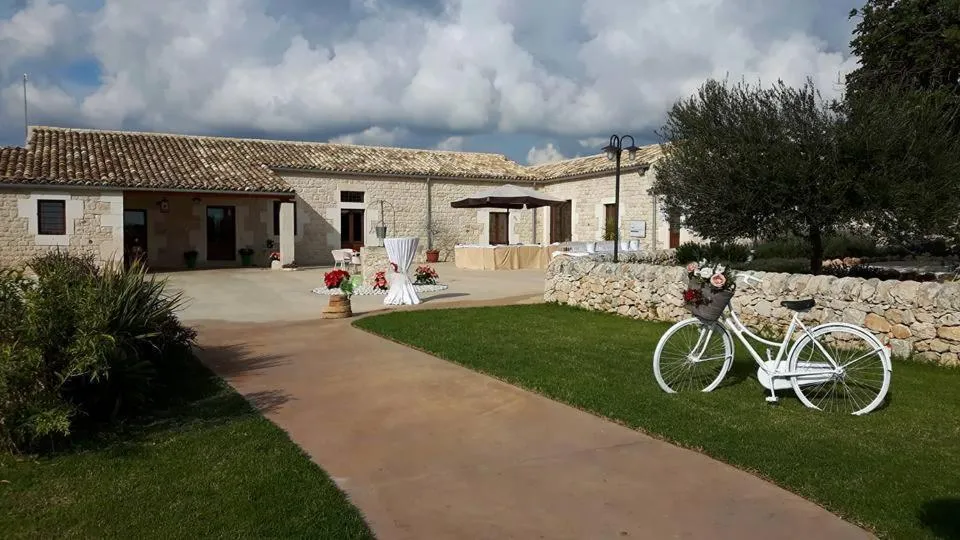 Property building in Casale Graffetta